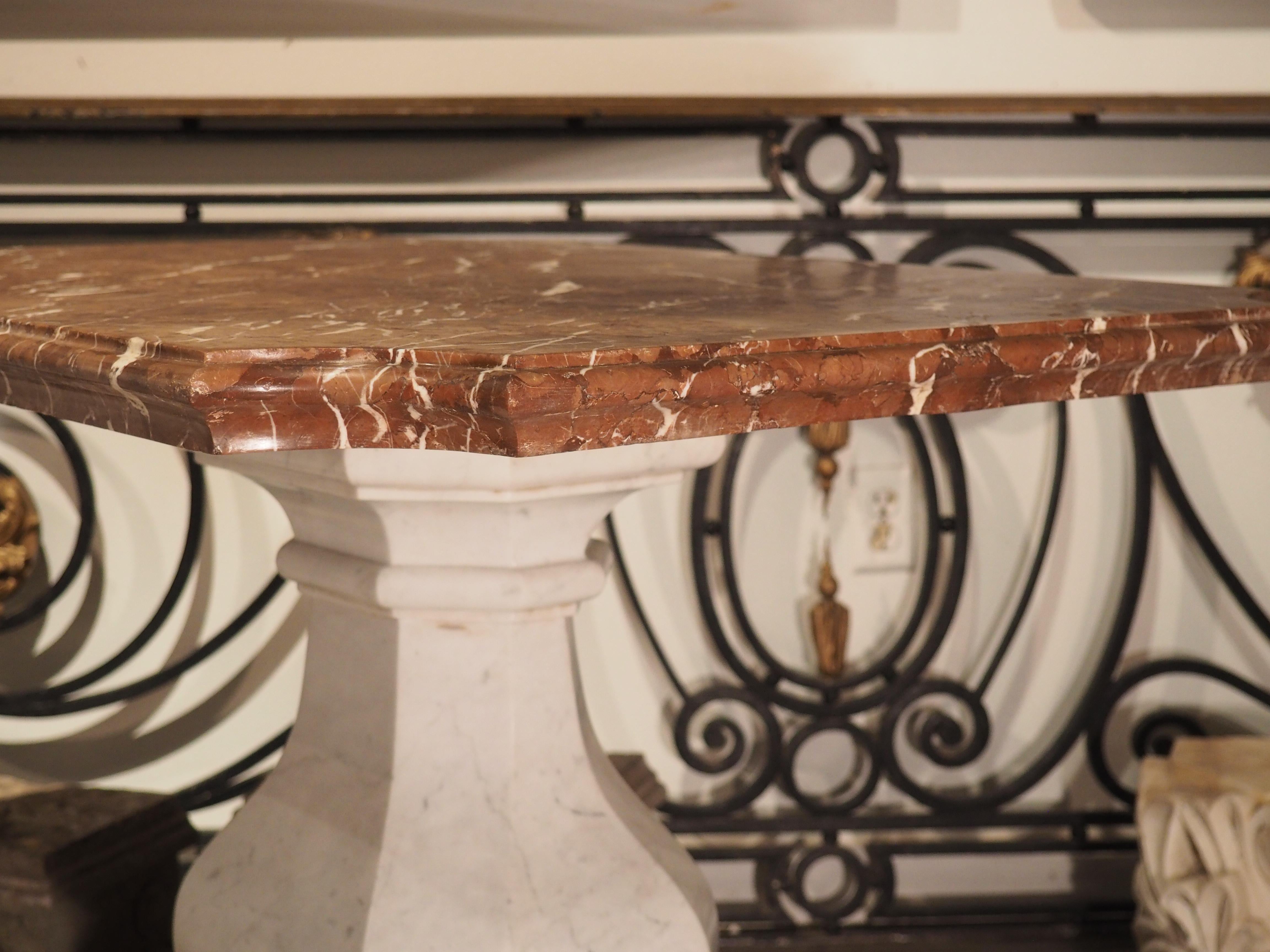 19. Jahrhundert, Tisch aus Carrara- und sizilianischem Marmor aus einer Villa in Turin im Angebot 5