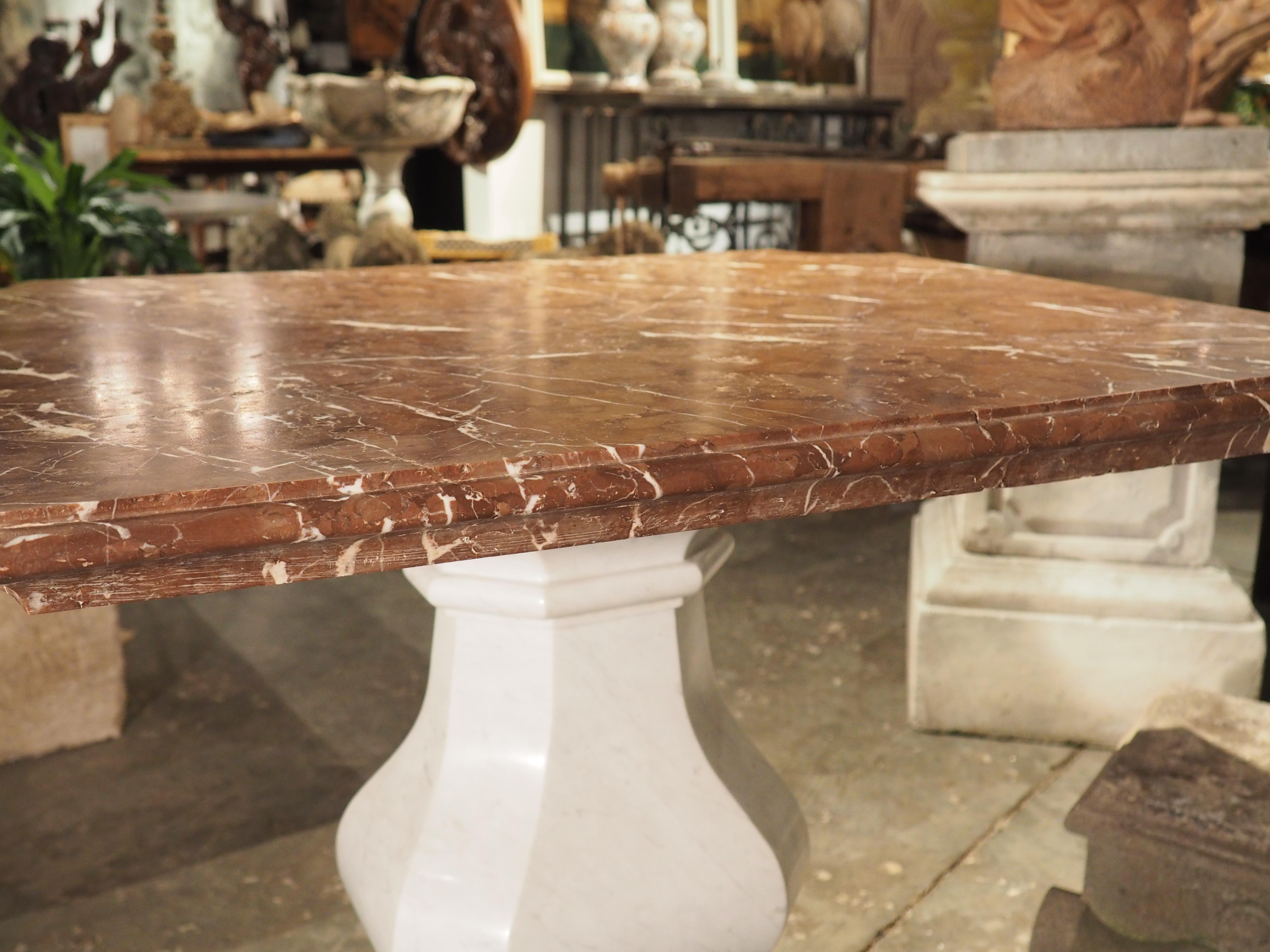19. Jahrhundert, Tisch aus Carrara- und sizilianischem Marmor aus einer Villa in Turin im Angebot 9
