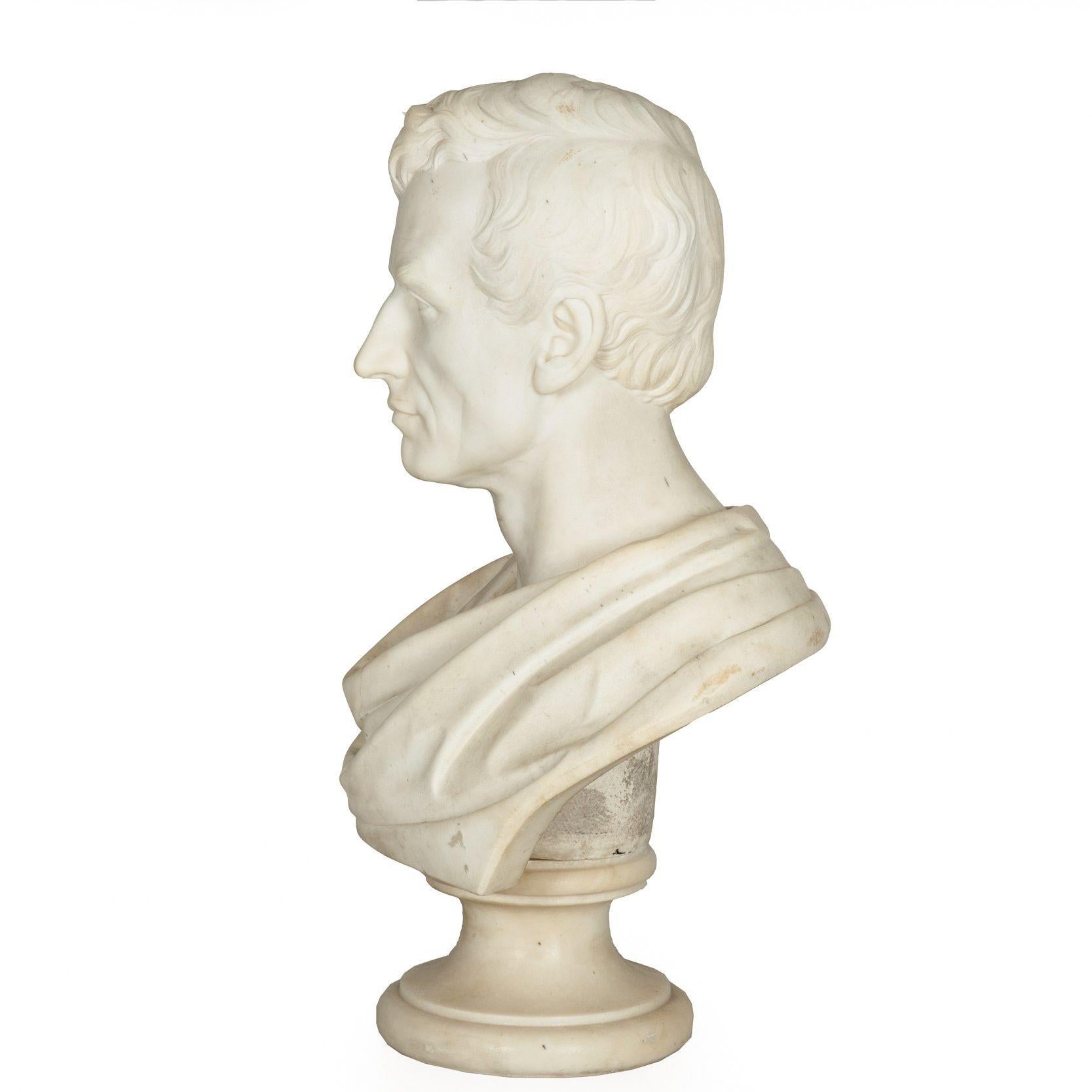 Marbre Buste en marbre de Carrare du XIXe siècle représentant un homme d'État classique en vente