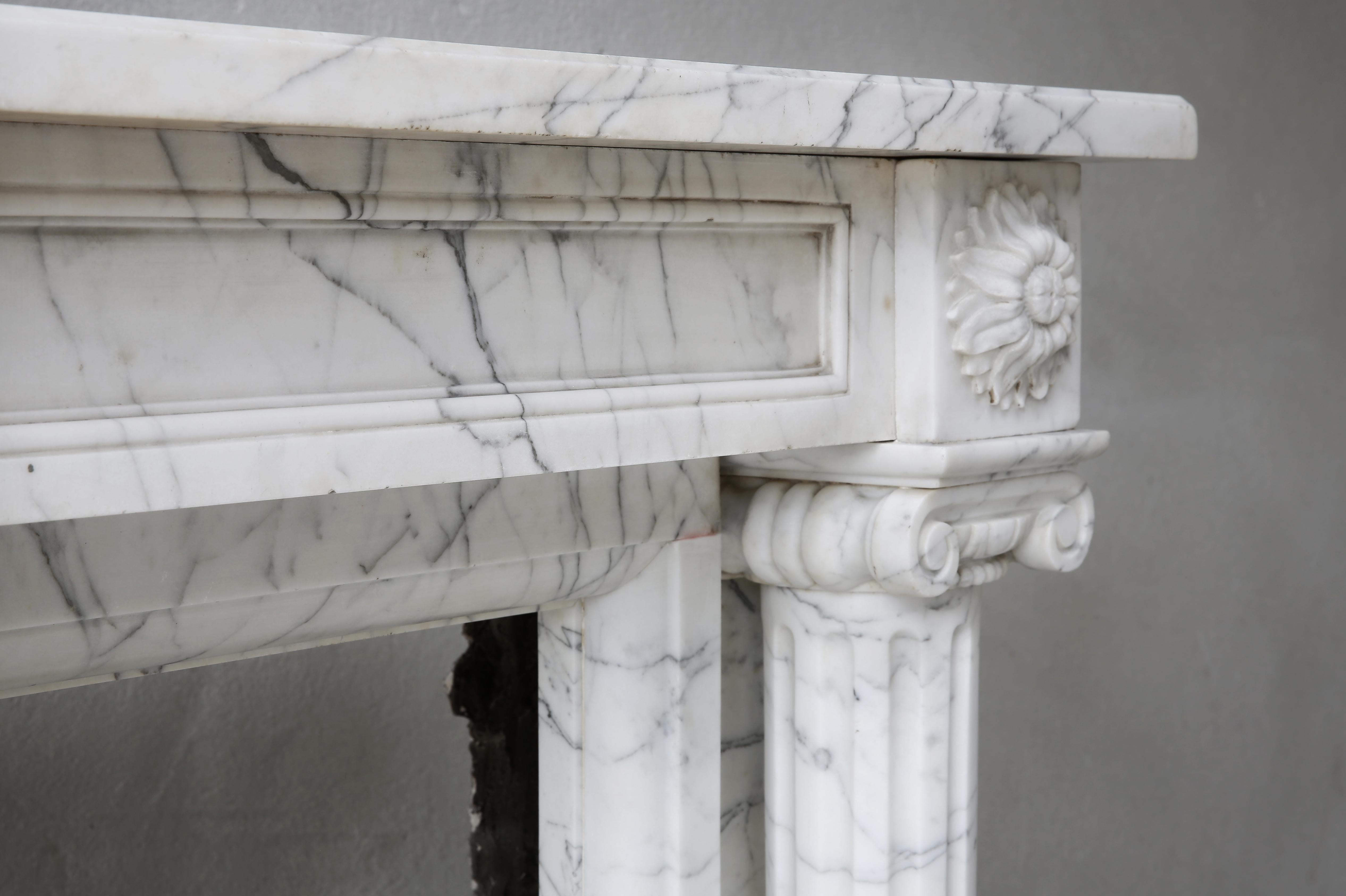 19th Century Carrara Marble Fireplace of Louis XVI For Sale 1