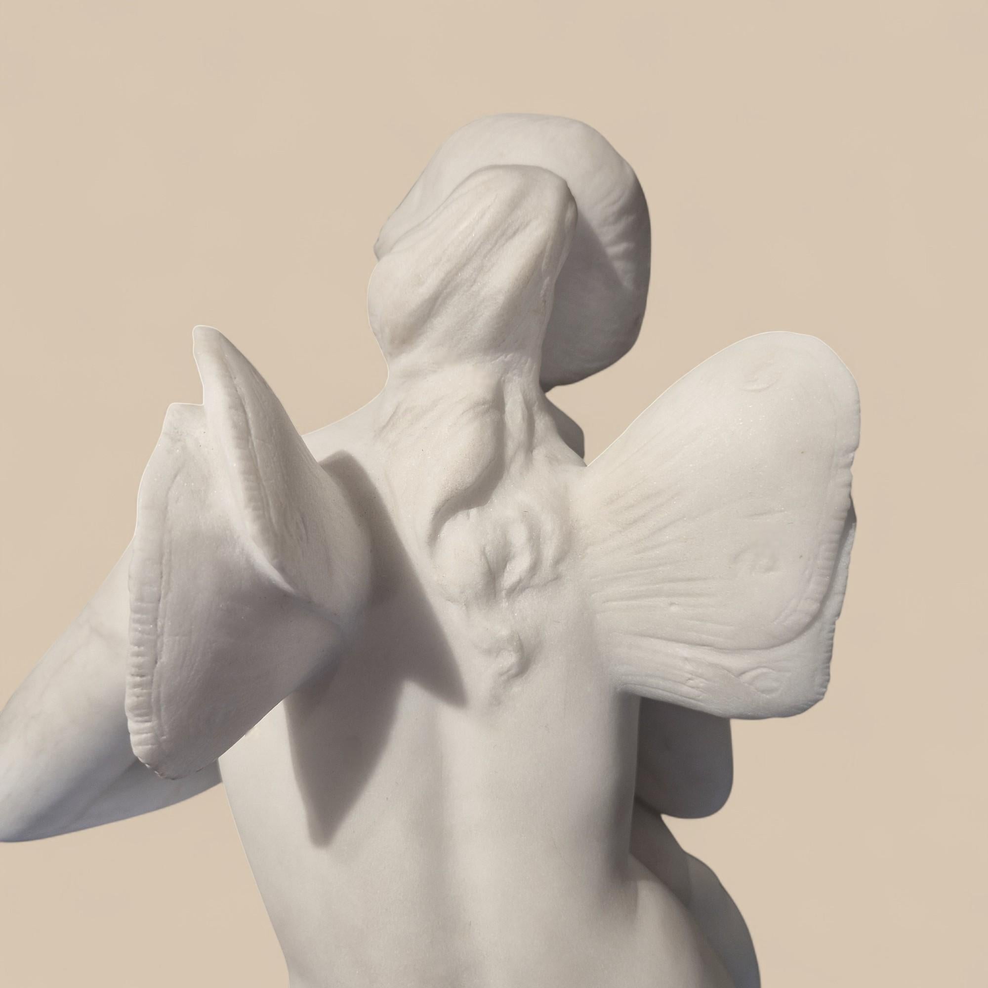 Scultura in marmo di Carrara del XIX secolo raffigurante Psiche e Cupido, firmata Pugi in vendita 9