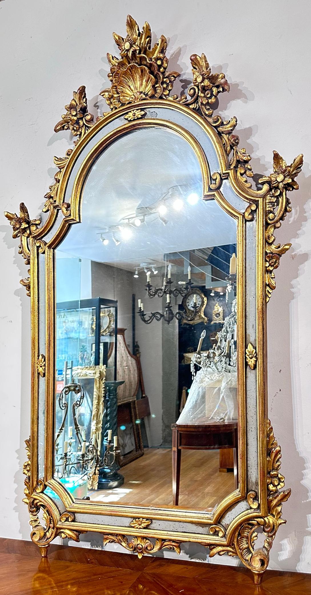 19th Century Carved and Gilded Wood Mirror  For Sale 4