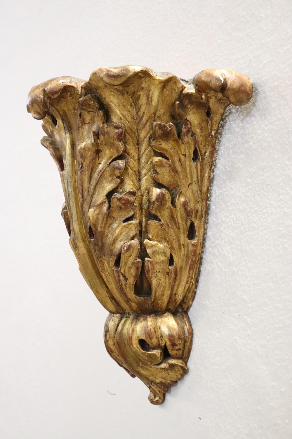 Paire de frises anciennes en bois sculpté et doré du 19ème siècle Bon état - En vente à Casale Monferrato, IT