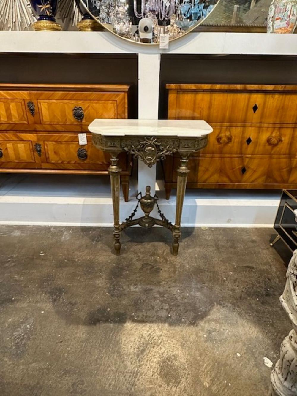 Neoclassical 19th Century Carved and Giltwood Neo-Classical Console For Sale