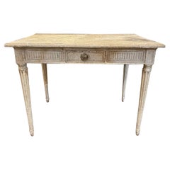 Table à écrire Louis XVI du 19ème siècle, sculptée et peinte