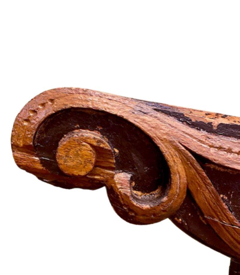 Geschnitzter und bemalter Schiffskopf des 19. Jahrhunderts, zweite Hälfte des 19. Jahrhunderts, ein geschnitztes und bemaltes Holzornament vom Bug eines Schiffes. 

Ein Knüppelkopf war eine kleinere Schnitzerei, die anstelle einer Galionsfigur unter