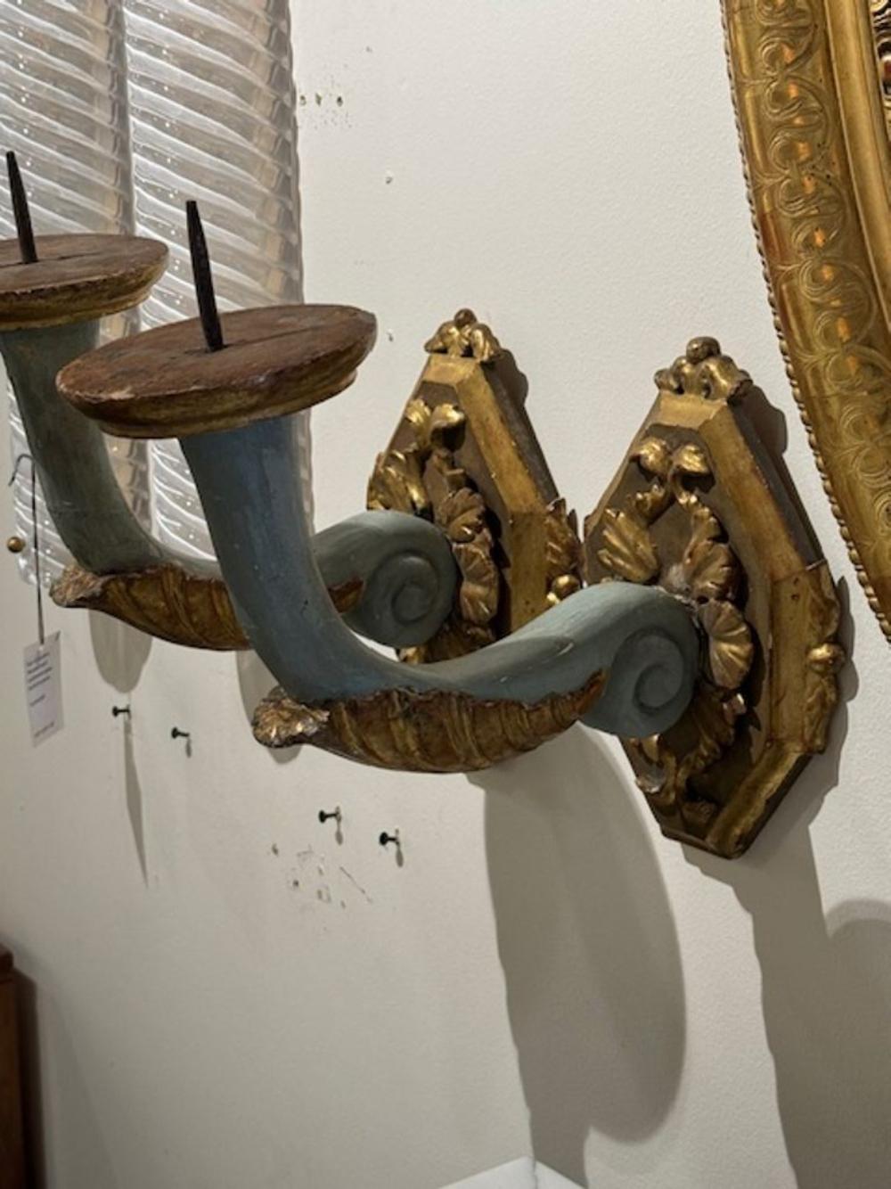 Appliques italiennes du XIXe siècle sculptées et dorées à la parcelle en vente 1