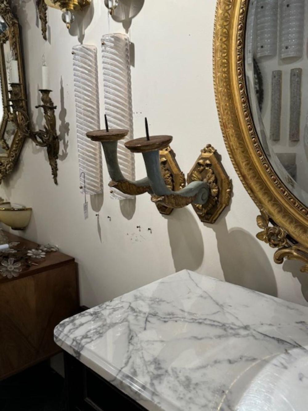 Appliques italiennes du XIXe siècle sculptées et dorées à la parcelle en vente 2