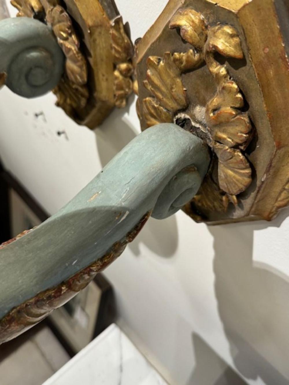 Appliques italiennes du XIXe siècle sculptées et dorées à la parcelle en vente 3