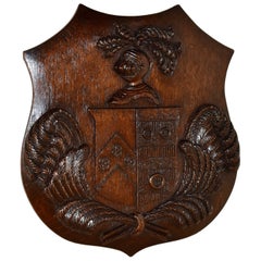 Targa armoriale intagliata del XIX secolo
