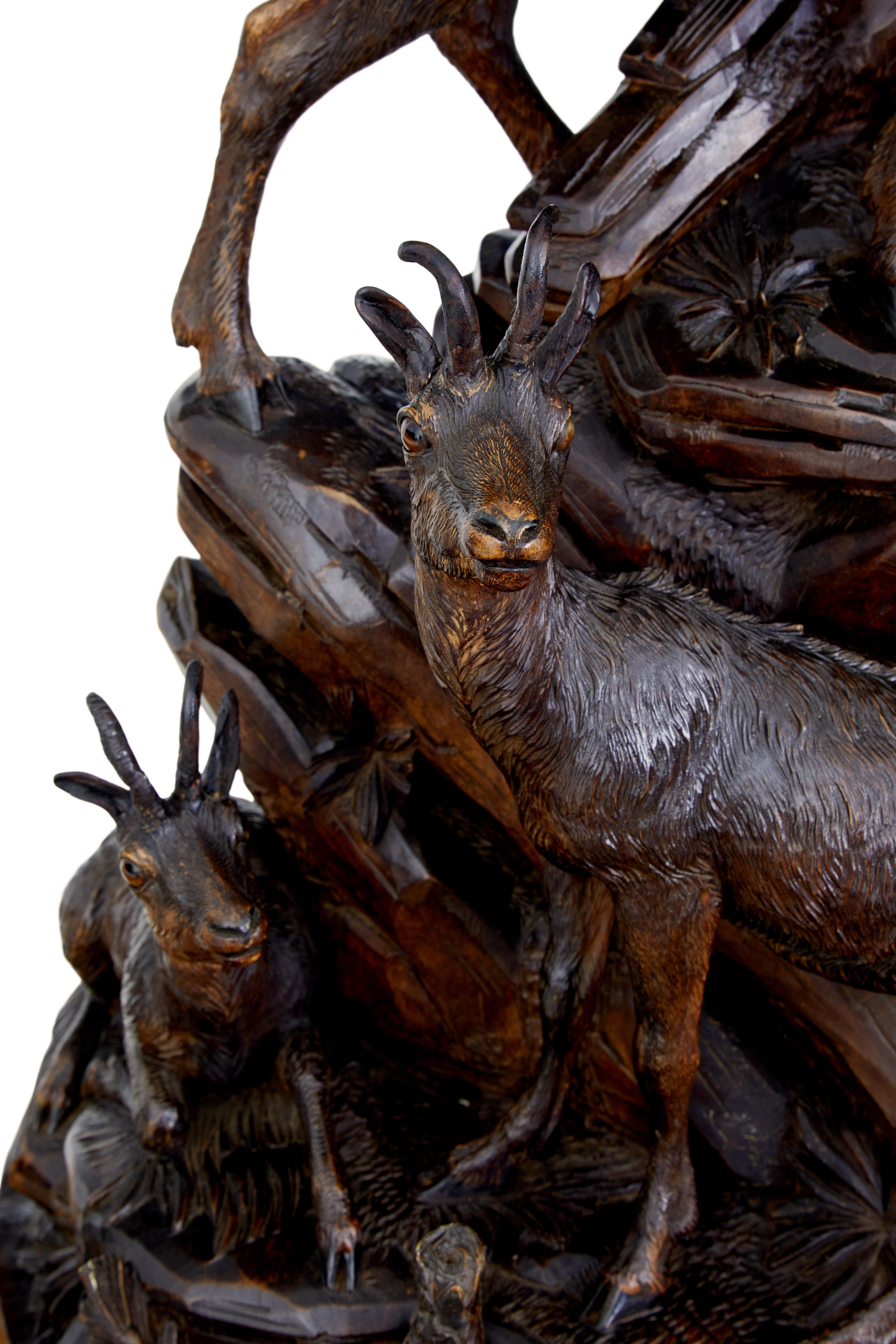 Sculpture de bouquetin de la Black Forest du 19e siècle en bois de tilleul en vente 4