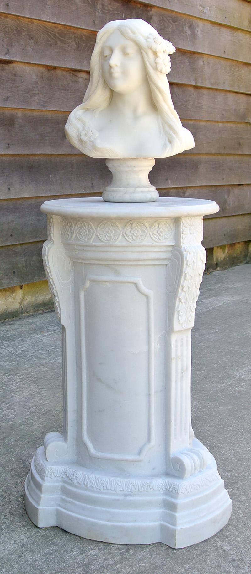 A lovely solid and original Carrara marble column from a local property.

Late 19th-early 20th century with light wear and minor marks but no chips, damage or repairs. The column has, for four decades, been in the same property and was used to