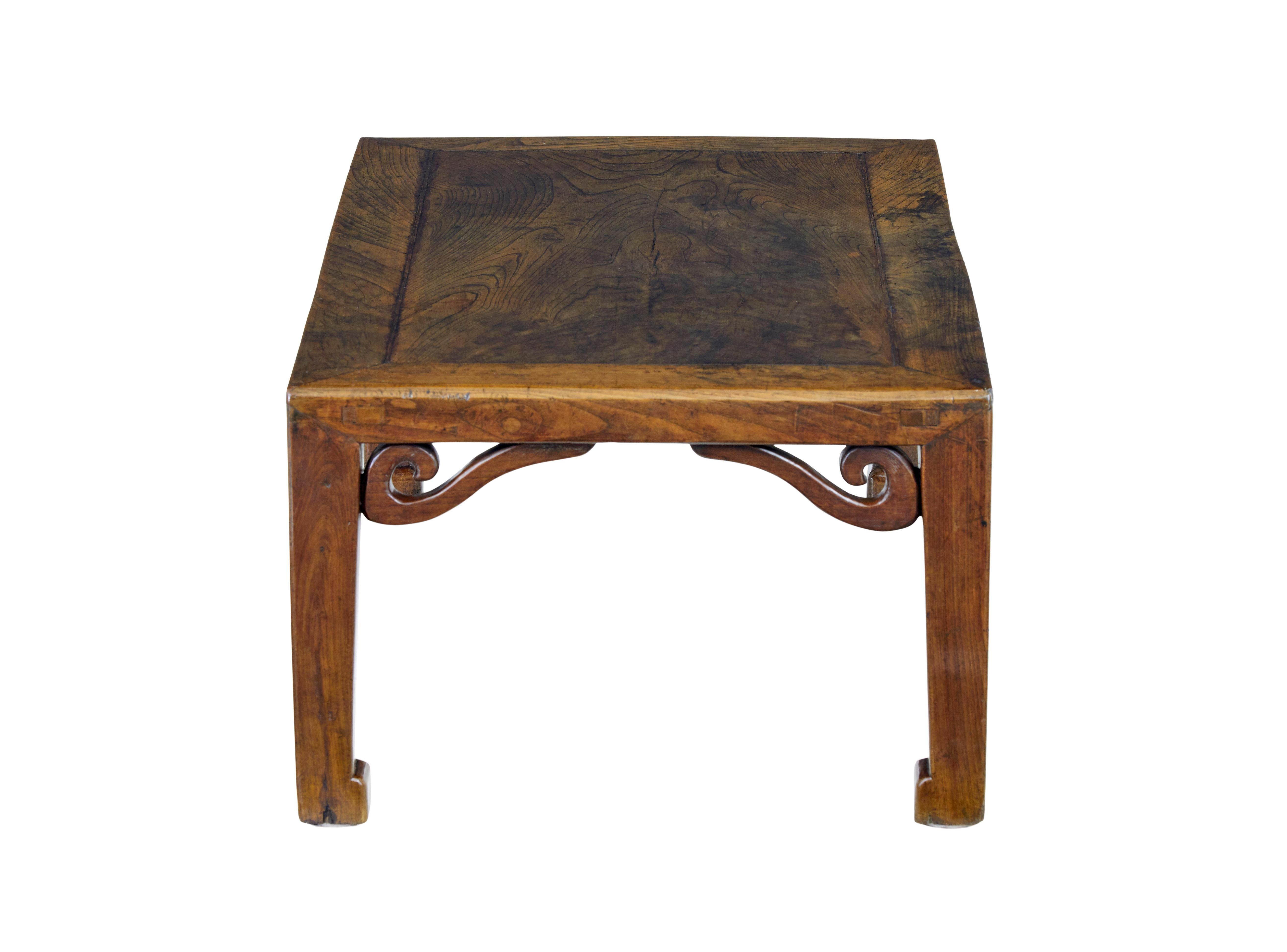 19th century carved Chinese elm low table For Sale 2
