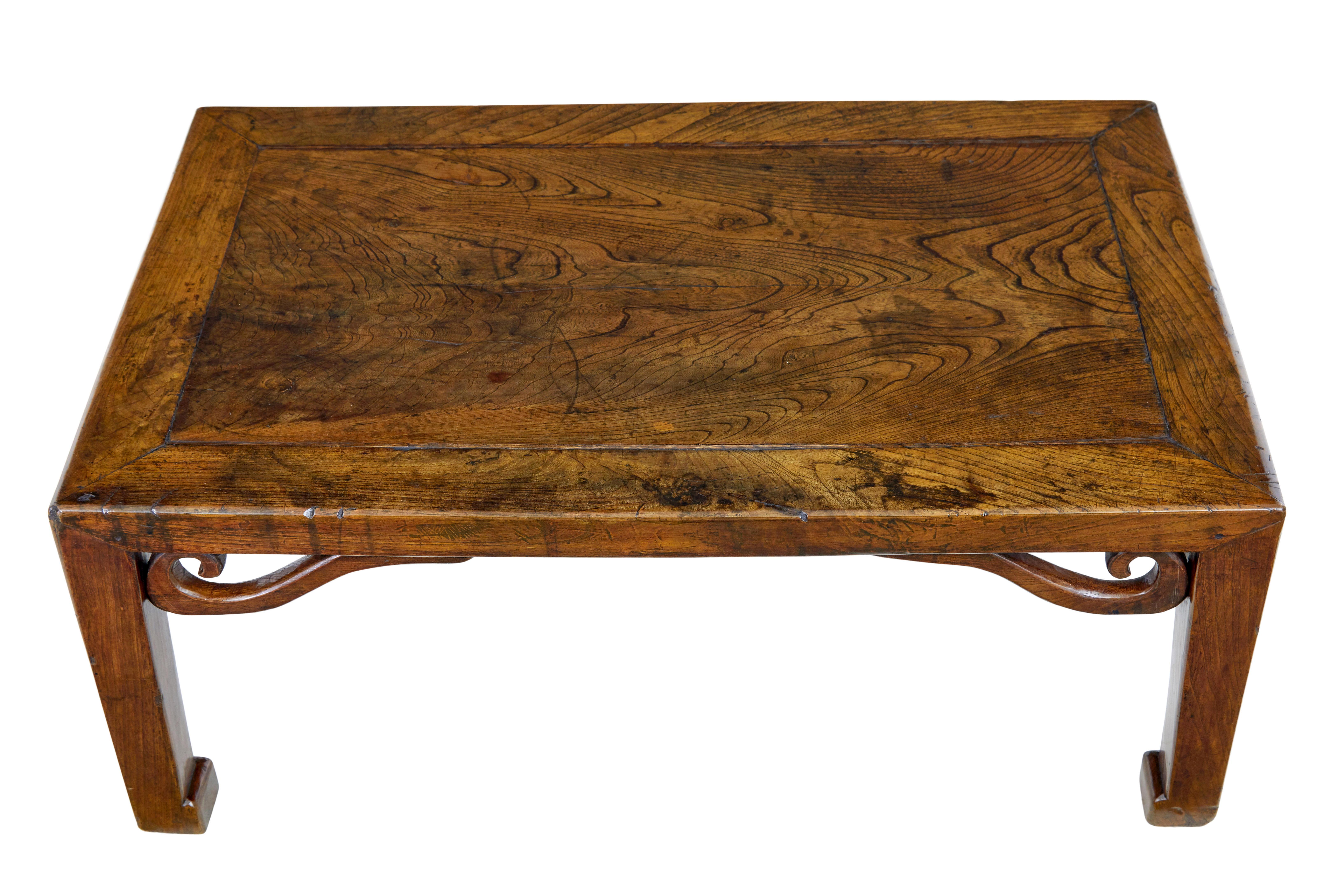 19th century carved Chinese elm low table For Sale 2