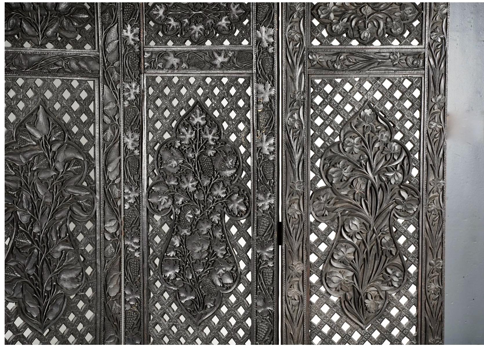 19th Century Carved Screen In Good Condition For Sale In Pasadena, CA
