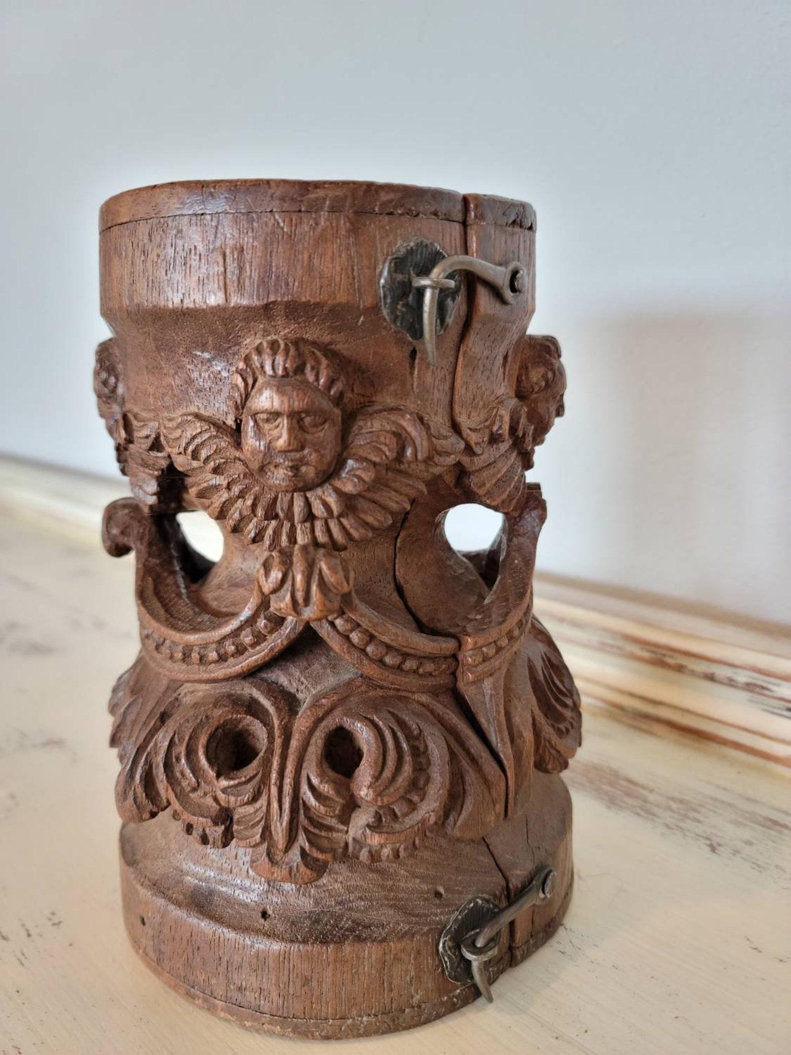 A scarce antique Continental Baroque hand carved Eucharistic communion chalice and paten sacred vessel case.

Born in the first half of the 19th century, most likely Italian or French origin, the intricately detailed exterior features high relief