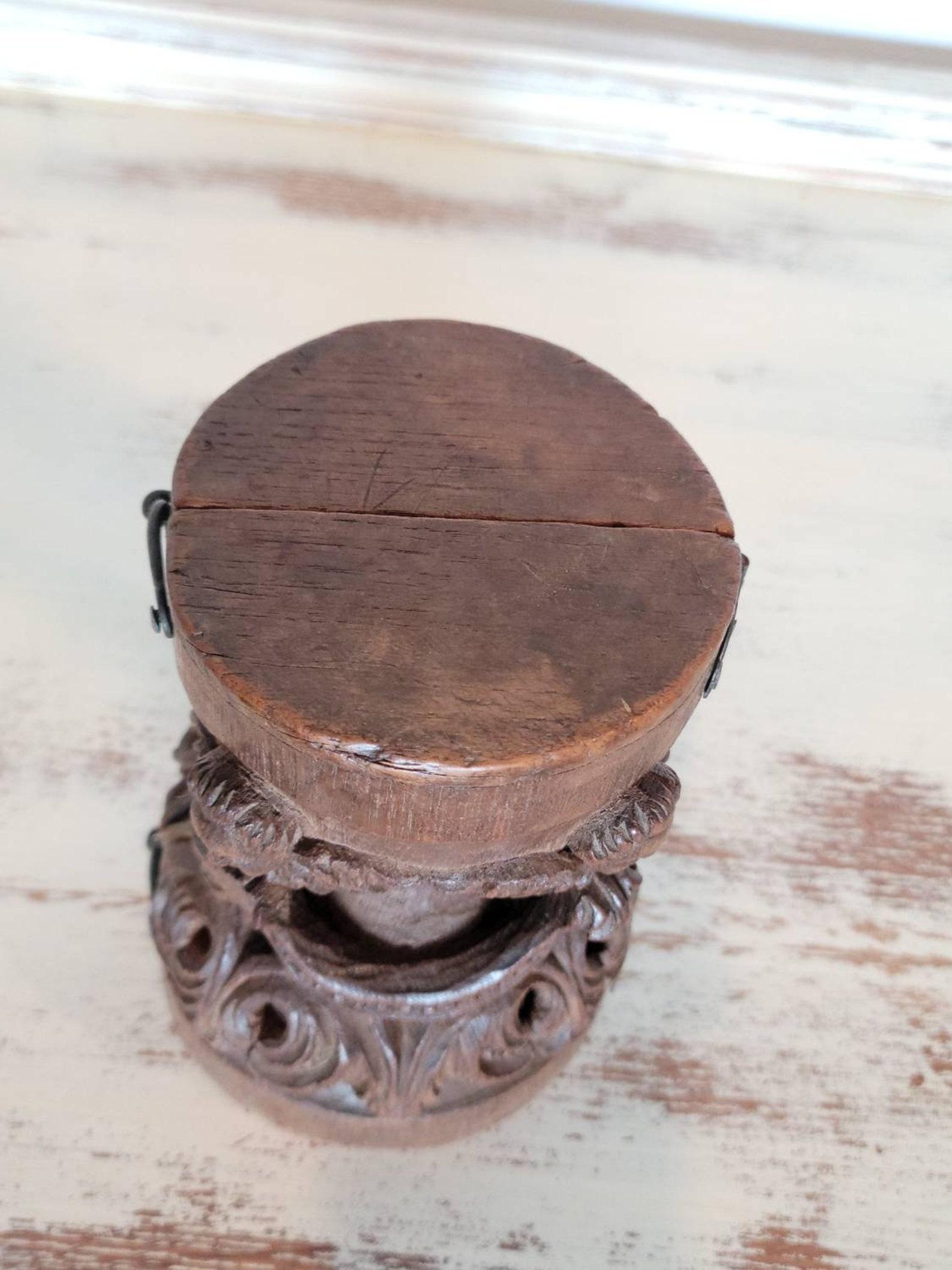19th Century Carved Communion Chalice Case  For Sale 3
