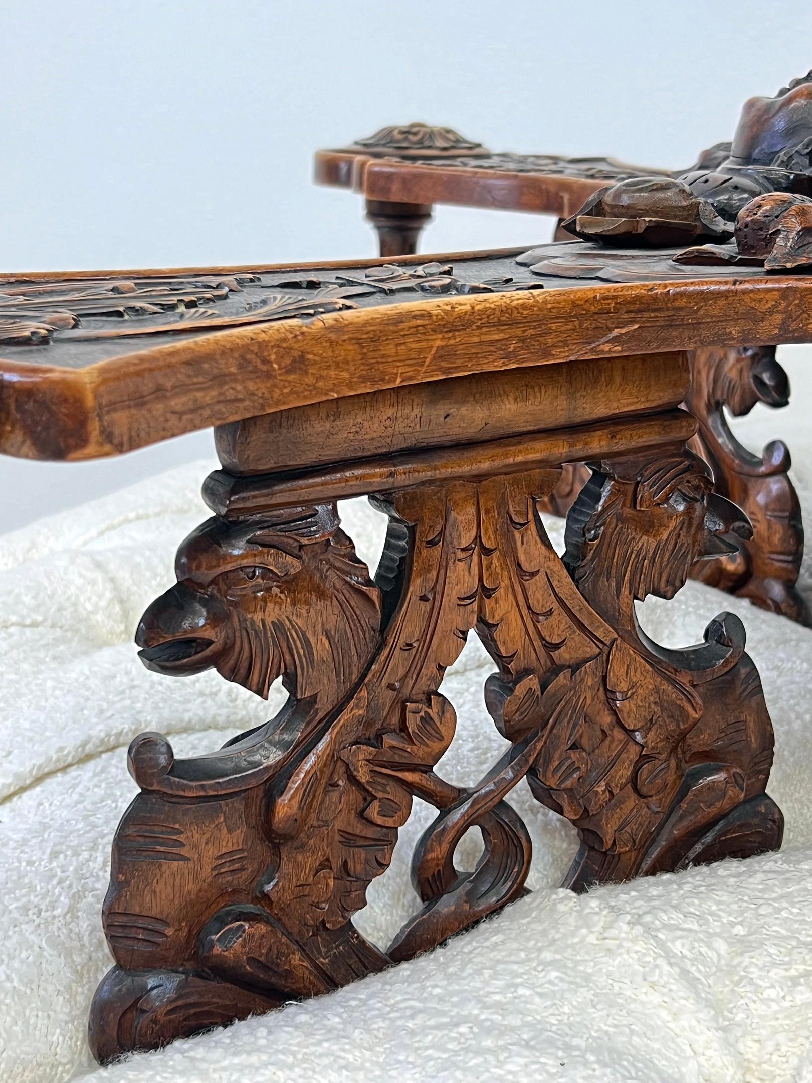 Legno massiccio Settee Tête-à-tête da conversazione intagliato del XIX secolo in vendita