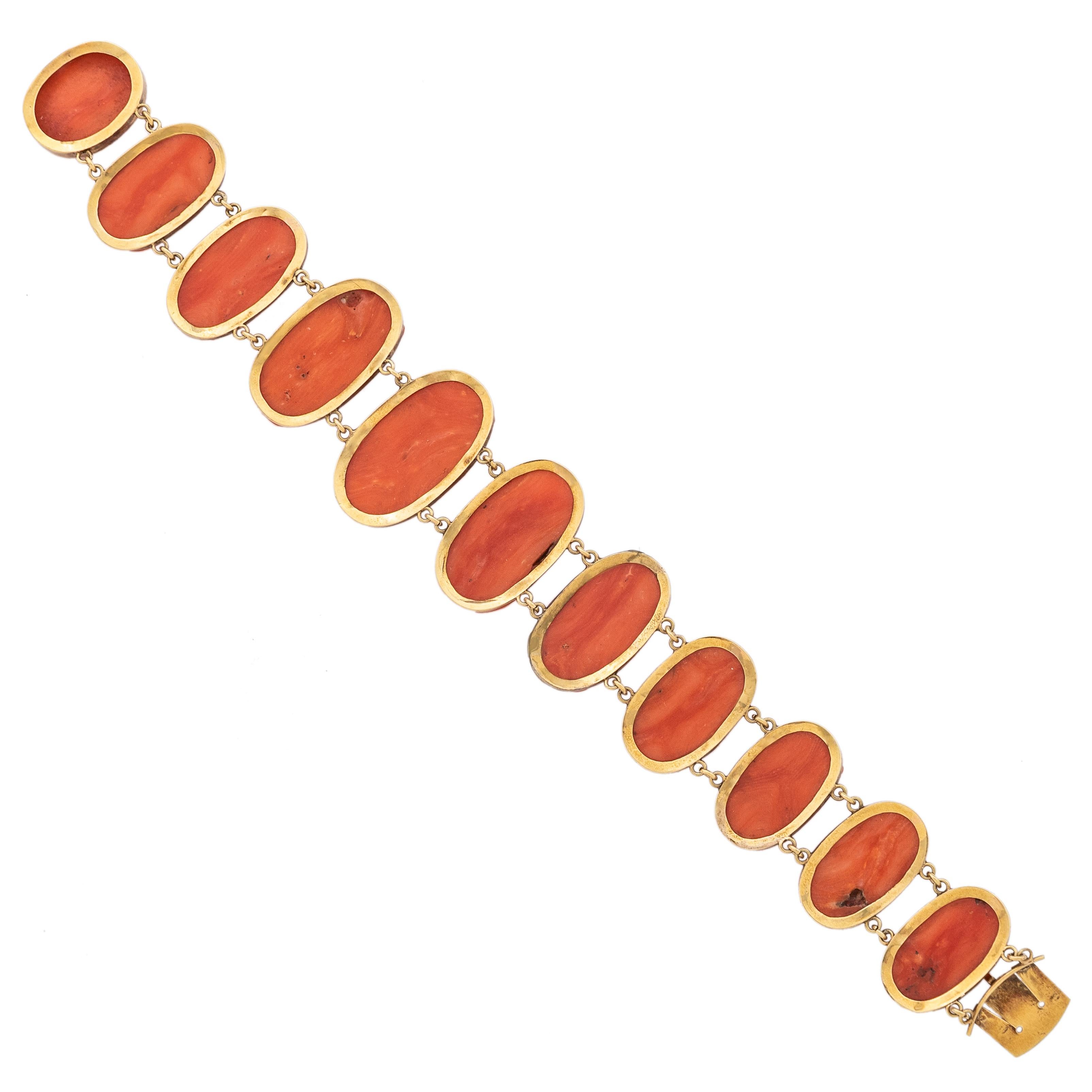 1870s Carved Coral Gold Link Bracelet, Torre del Greco, Italy For Sale 2