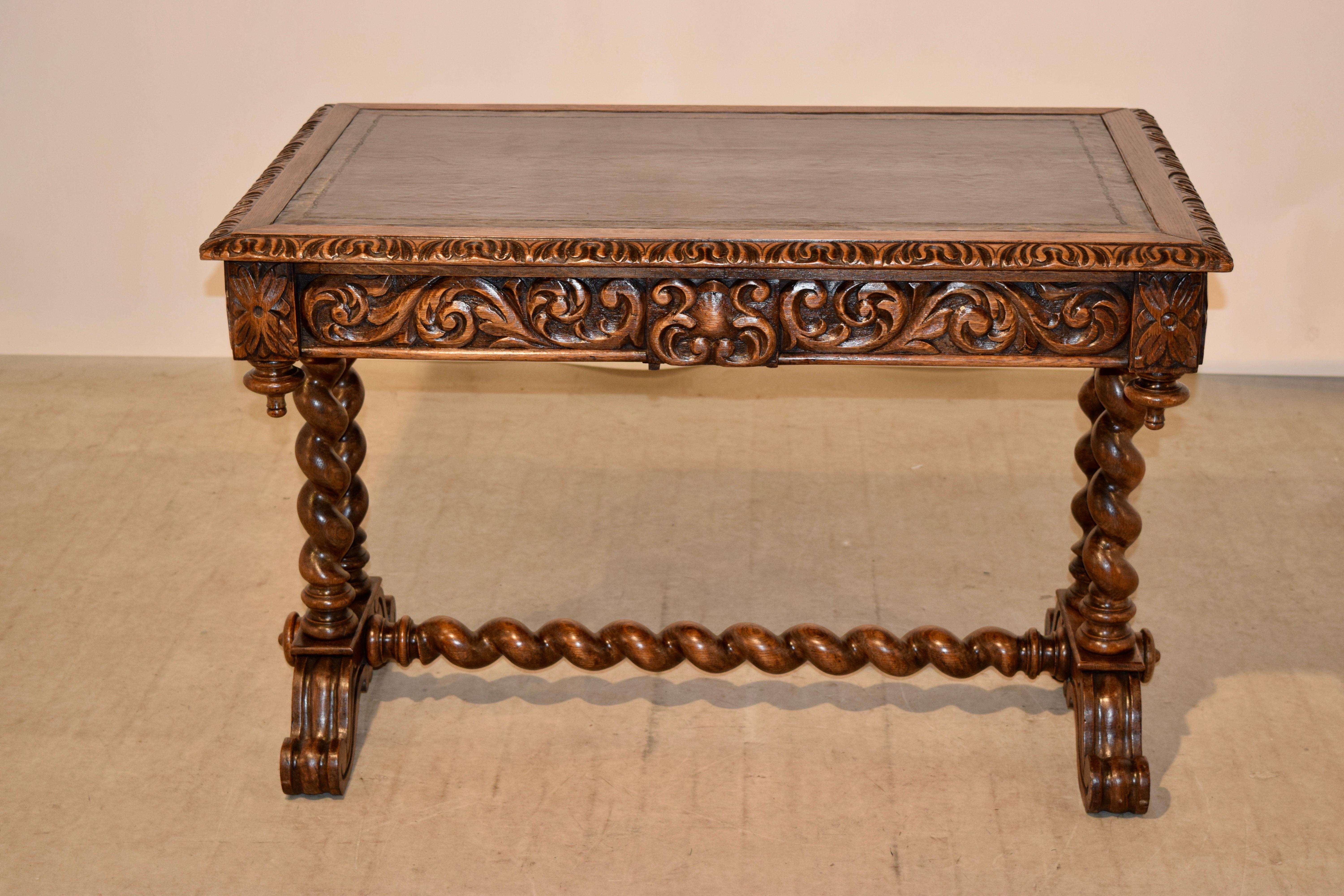 19th Century Carved Desk with Leather Top (19. Jahrhundert)