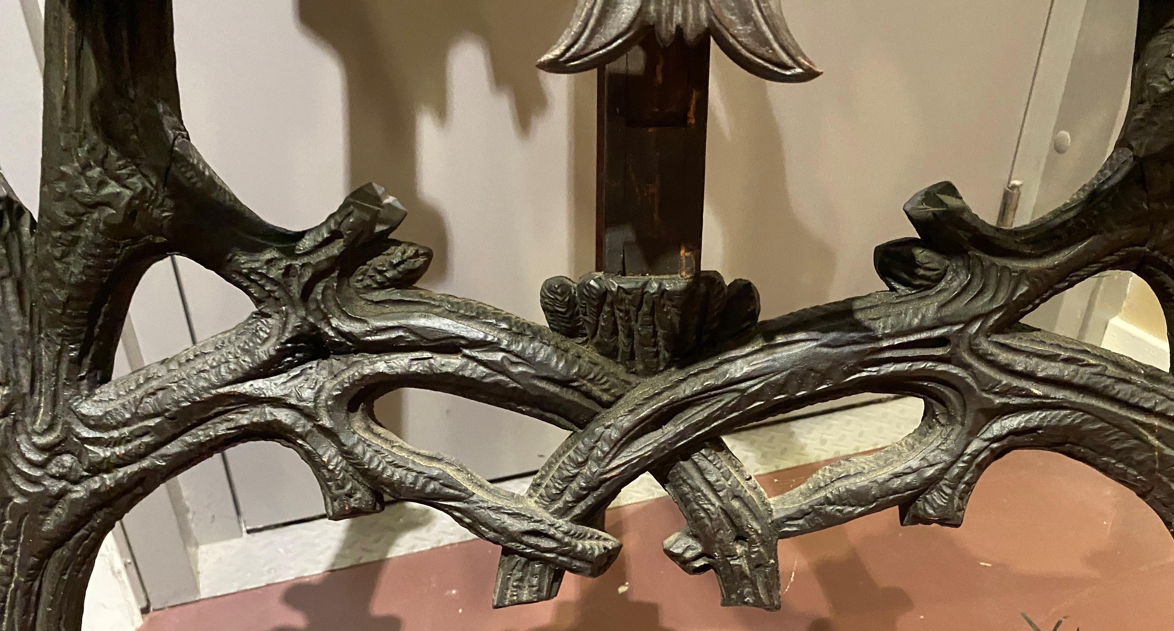Chevalet de la Forêt Noire sculpté et ébénisé du 19ème siècle en vente 5