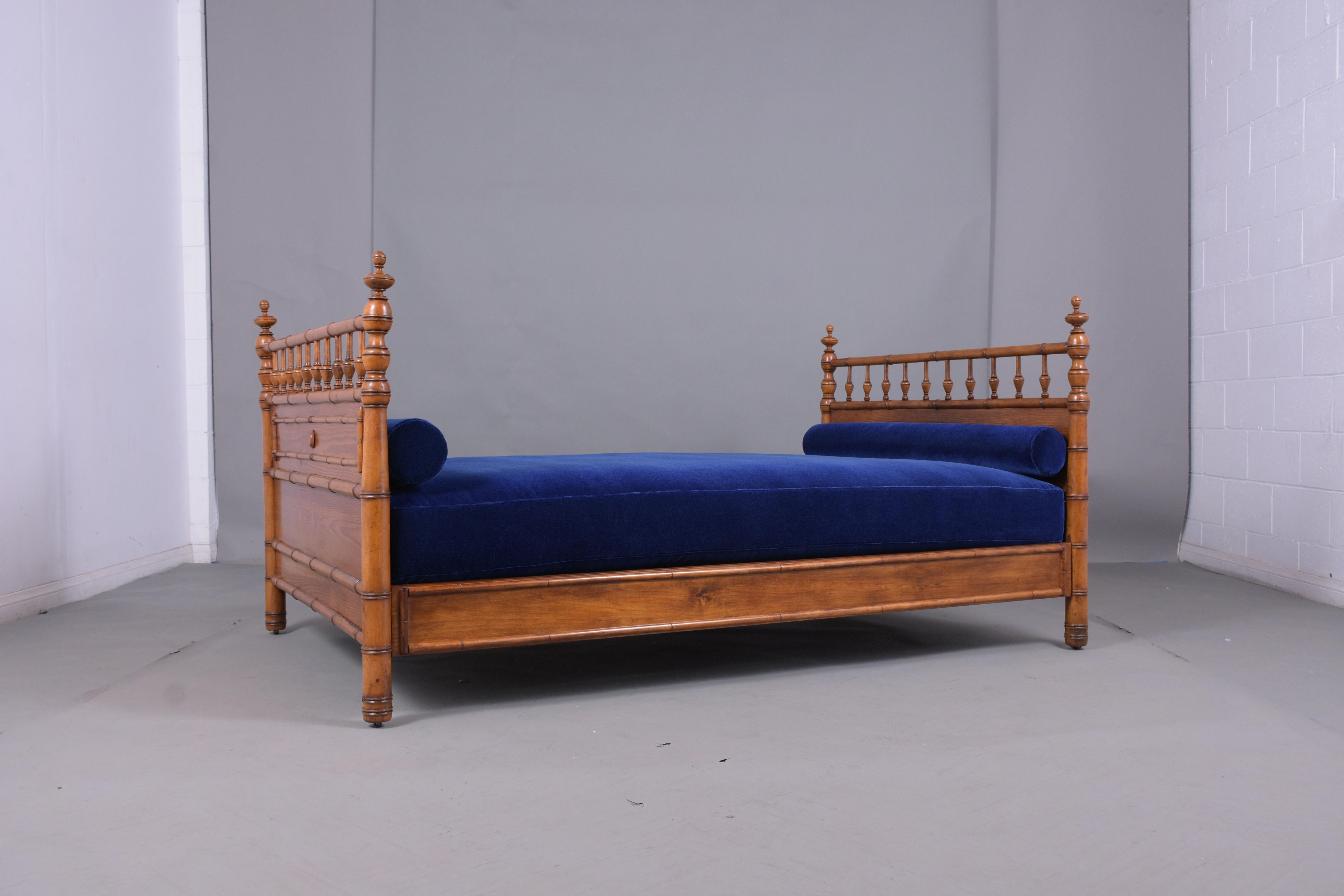 English 19th Century Bamboo Daybed In Good Condition In Los Angeles, CA