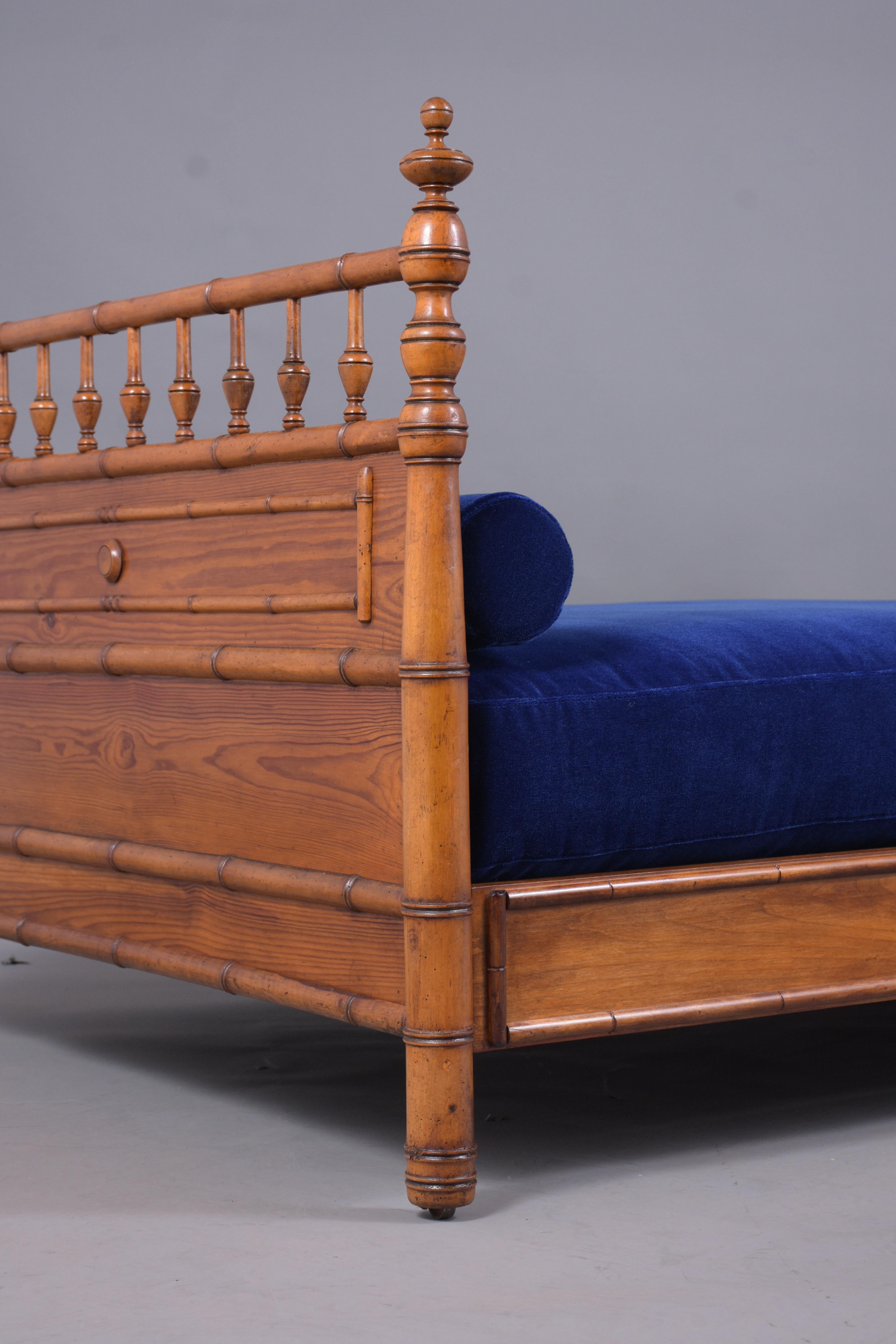 Fabric English 19th Century Bamboo Daybed