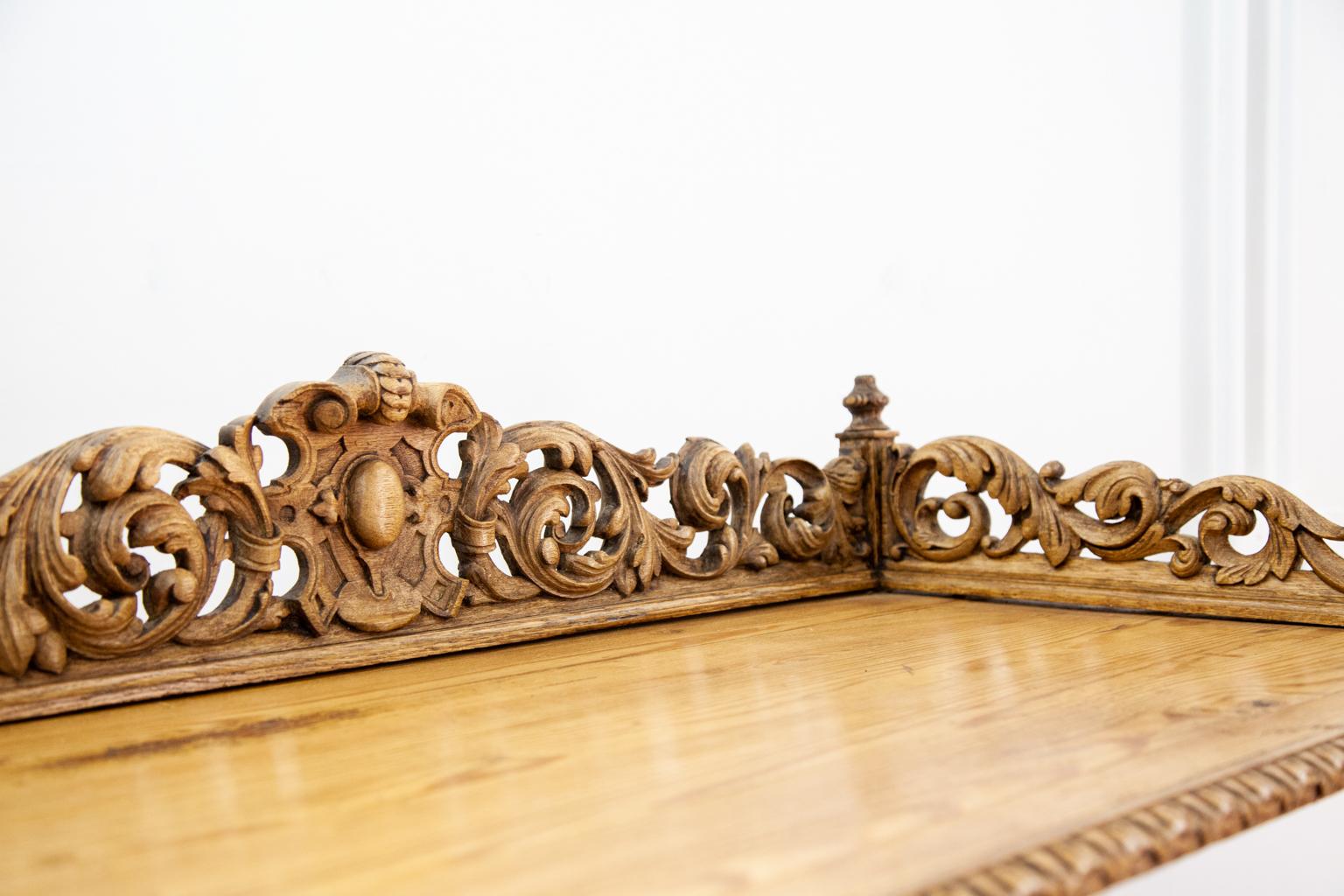 19th Century Carved English Four-Tier Shelf In Good Condition In Wilson, NC