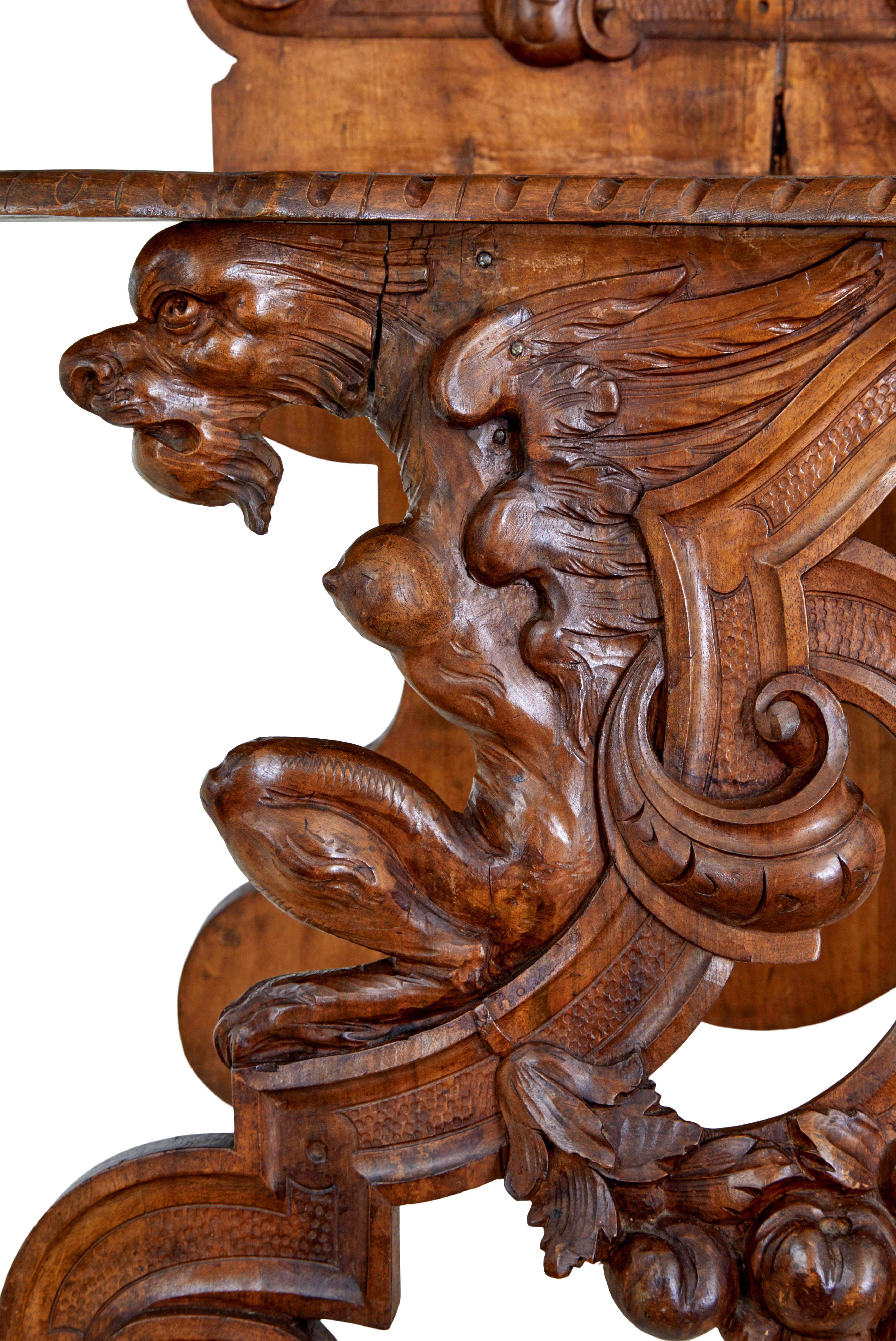Chaise décorative en noyer Flemish sculpté du 19e siècle en vente 3