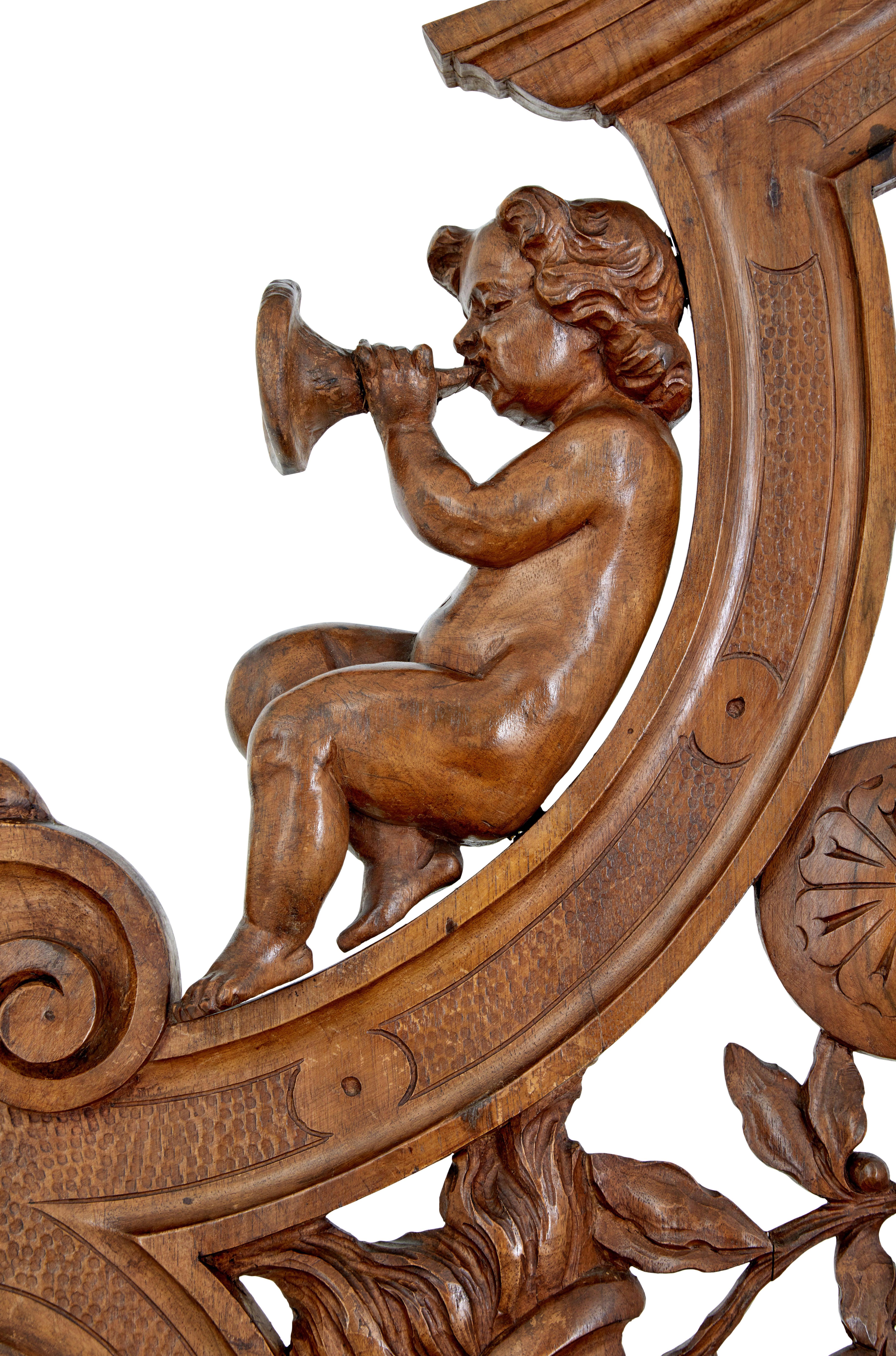 Silla decorativa de nogal flamenco tallado del siglo XIX en venta 1