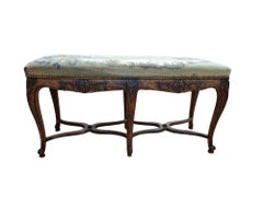 Panca in legno intagliato del XIX secolo con arazzo A.I.C. del XVIII secolo