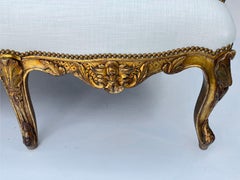 Divano italiano in legno dorato intagliato del XIX secolo