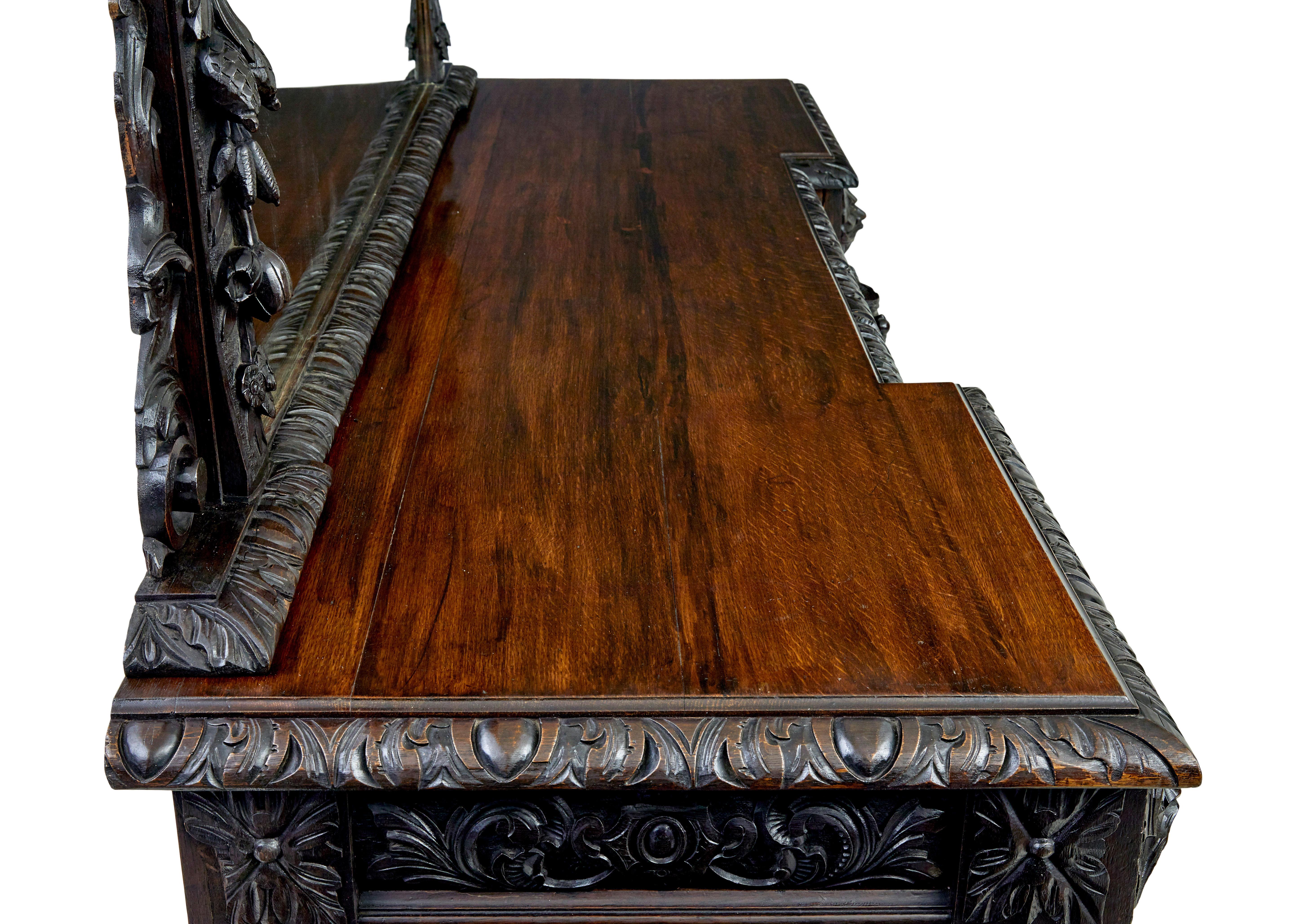 Credenza buffet a specchio in quercia intagliata del XIX secolo in stile revival gotico in vendita 2