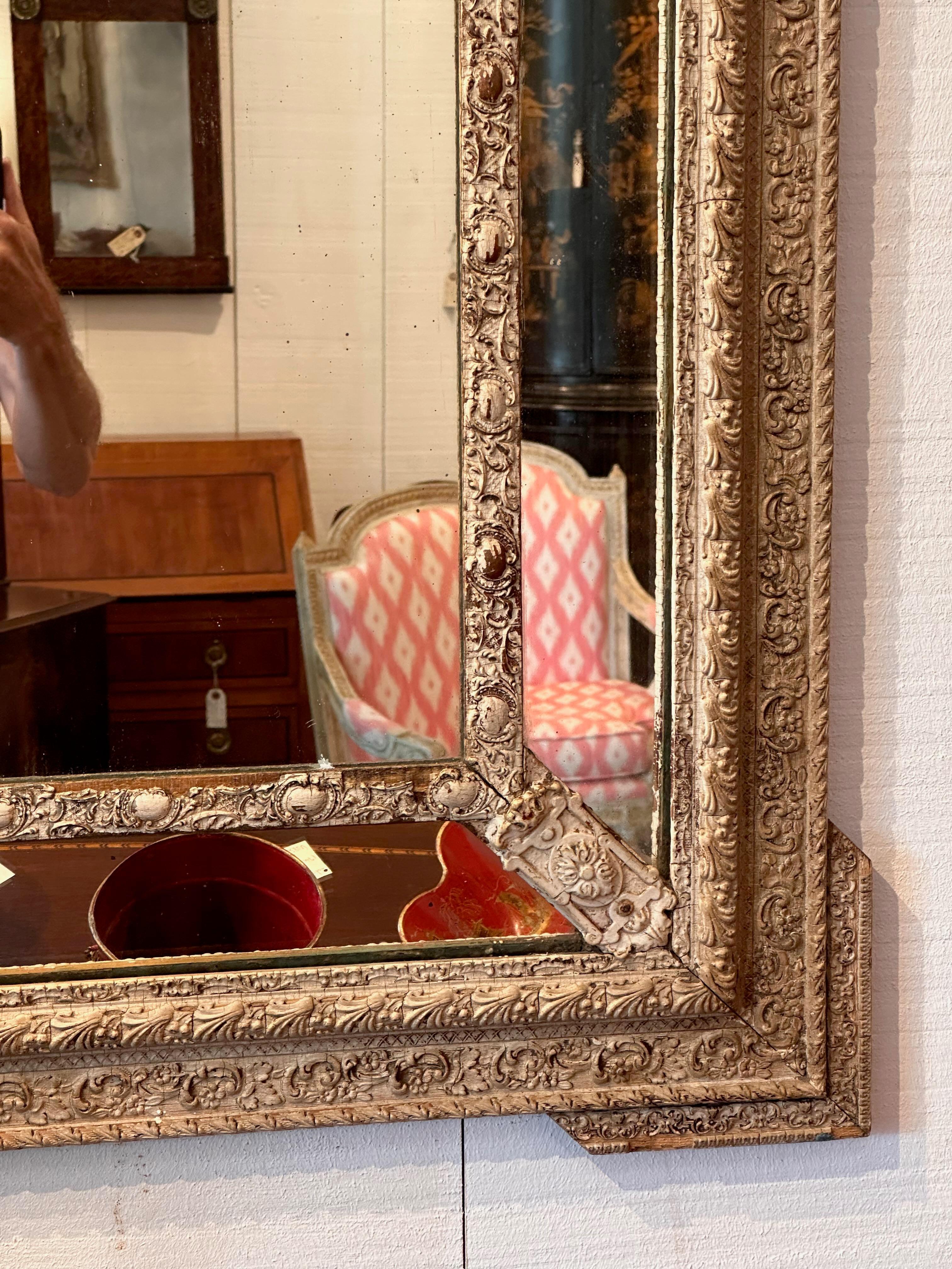 Miroir italien sculpté du 19ème siècle Bon état - En vente à Charlottesville, VA