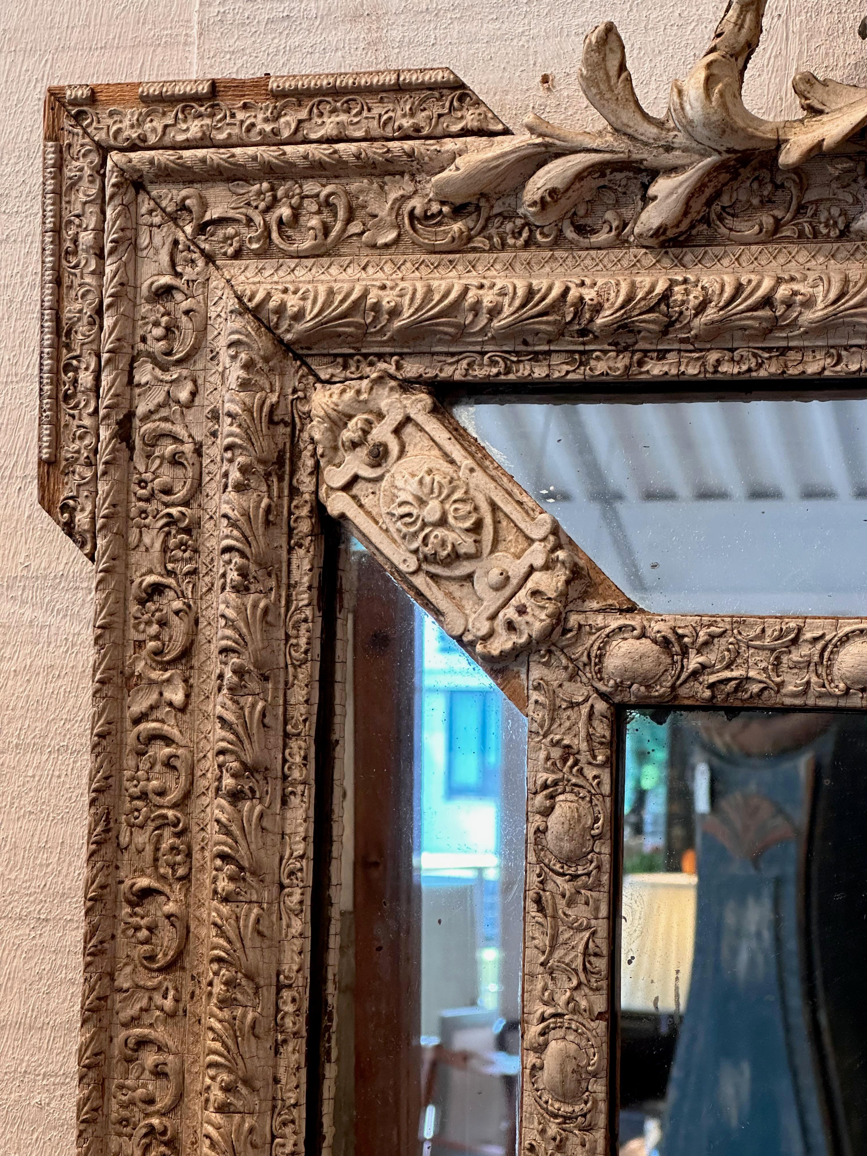 Miroir italien sculpté du 19ème siècle en vente 1
