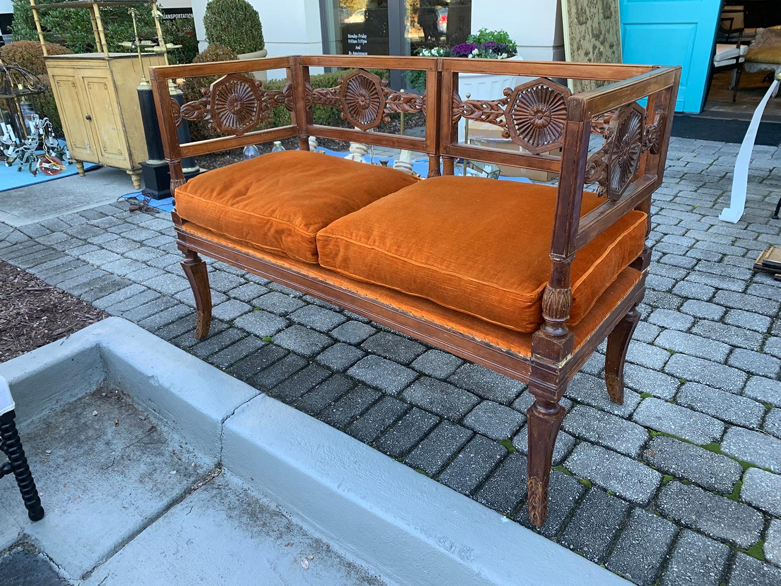 19th Century Carved Italian Neoclassical Settee In Good Condition In Atlanta, GA