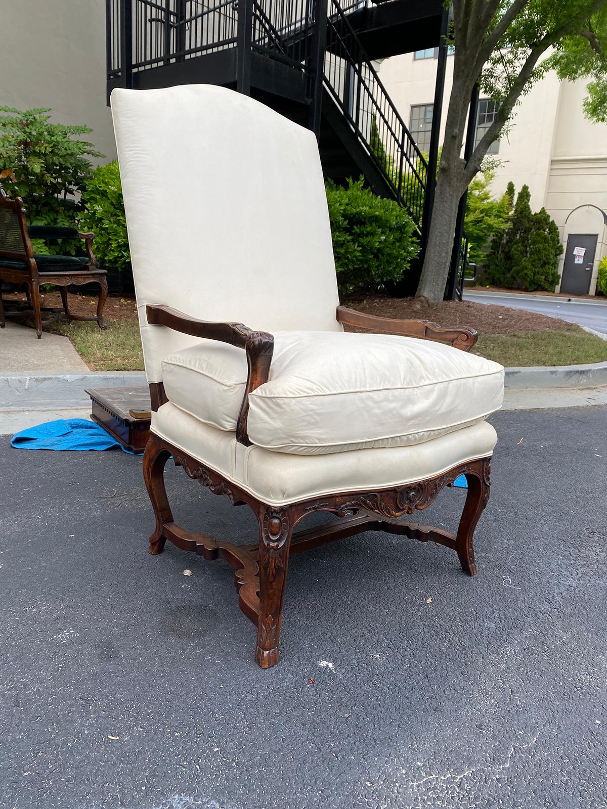 19th century carved Louis XV style armchair with stretcher
Measures: 27