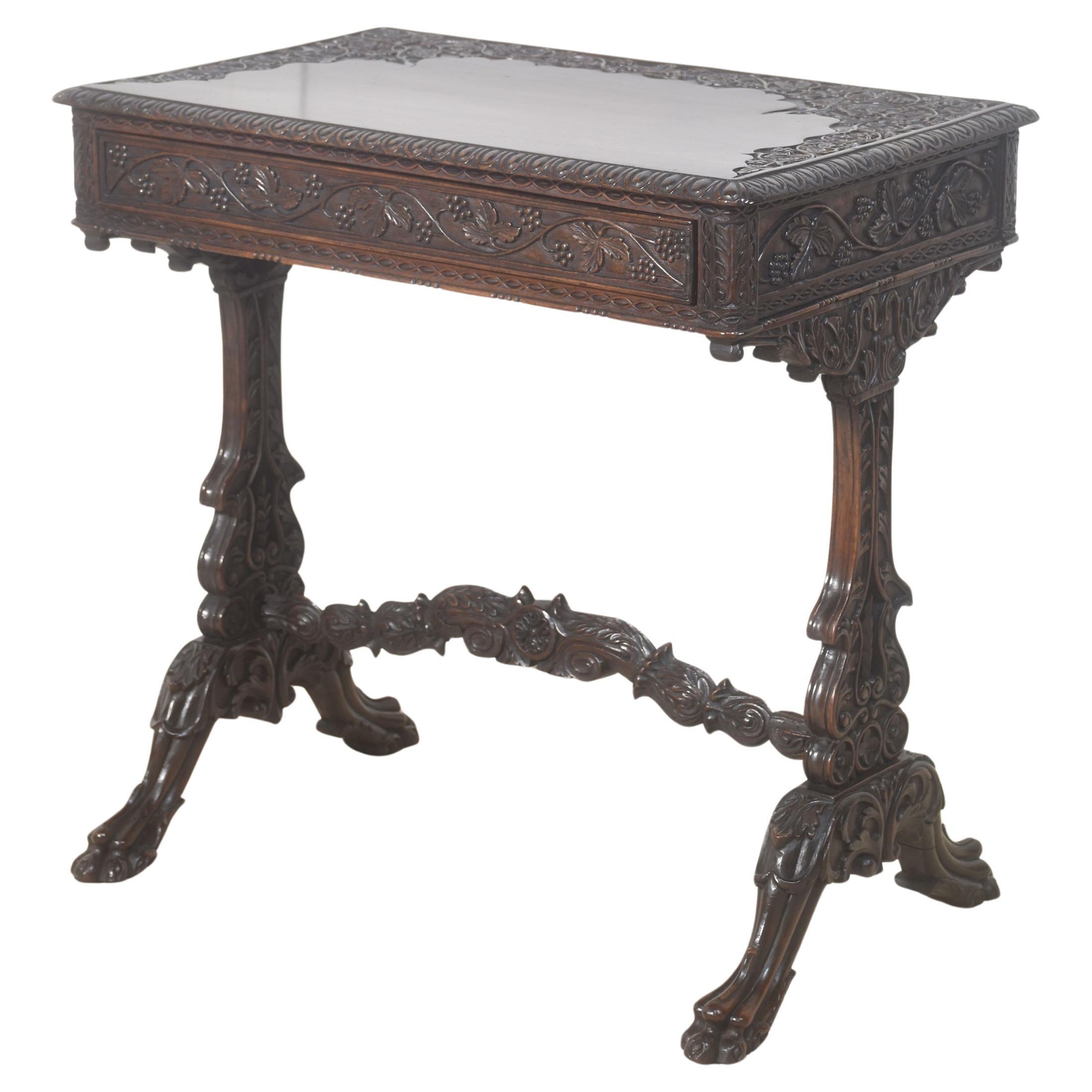 Table d'appoint en acajou sculpté du 19e siècle