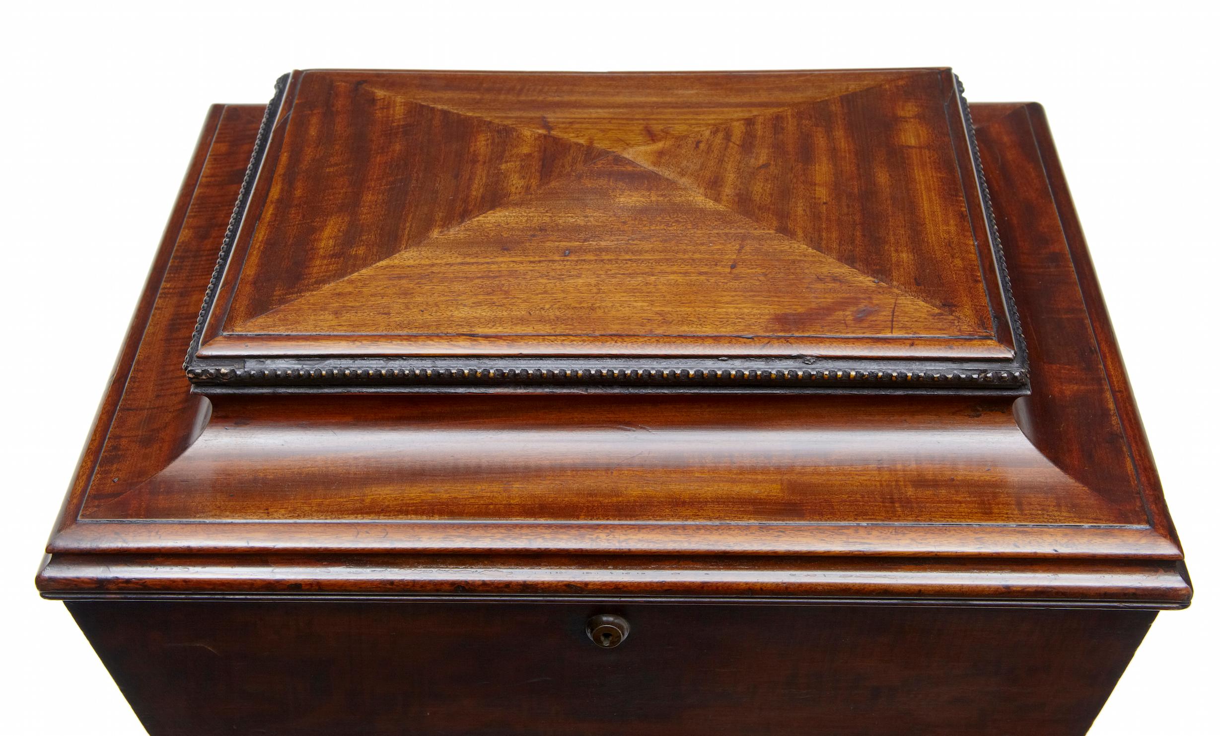 19th Century Carved Mahogany Teapoy Stamped Gillows In Good Condition In Debenham, Suffolk