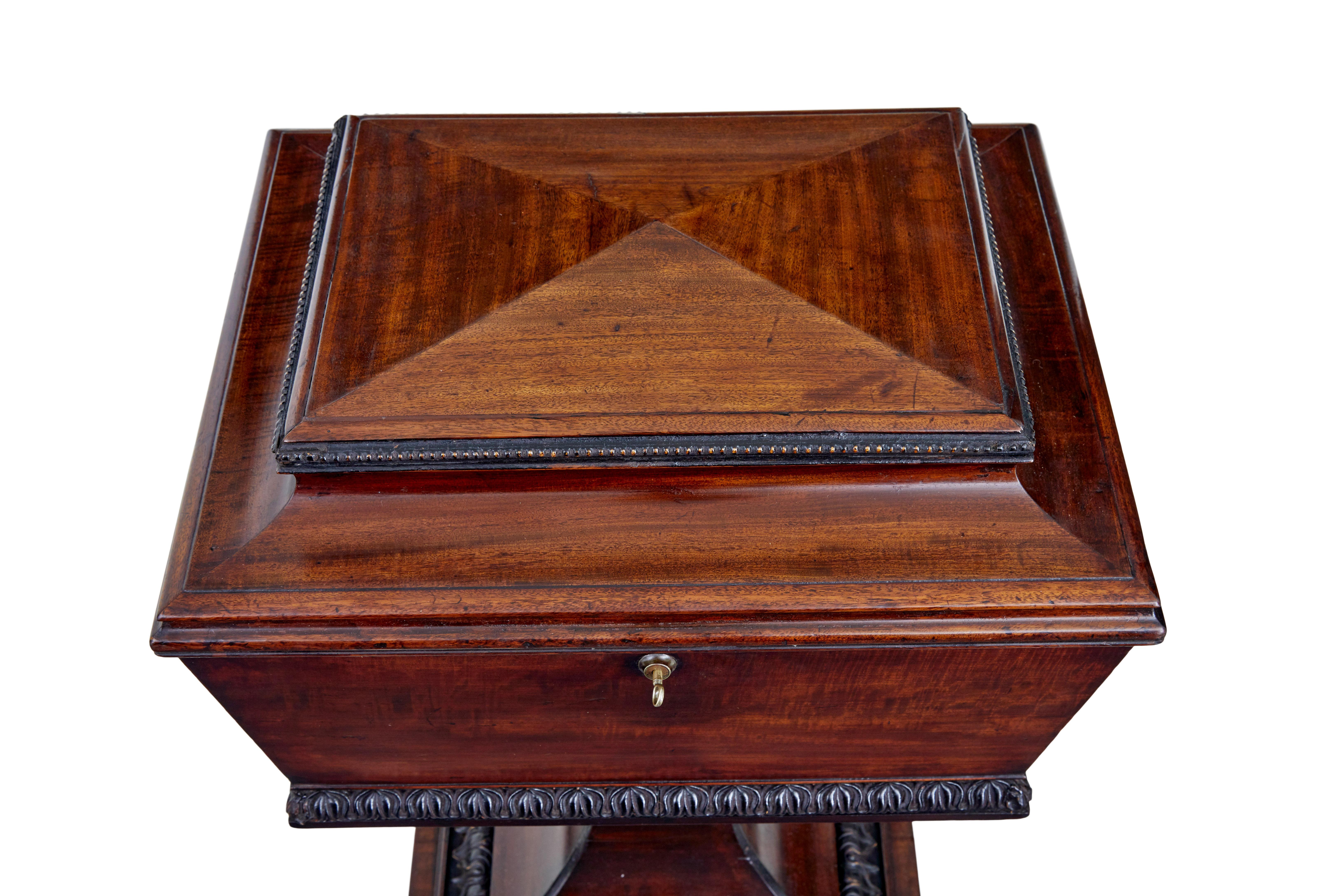 Tetería de caoba tallada del siglo XIX con el sello Gillows en Bueno estado para la venta en Debenham, Suffolk