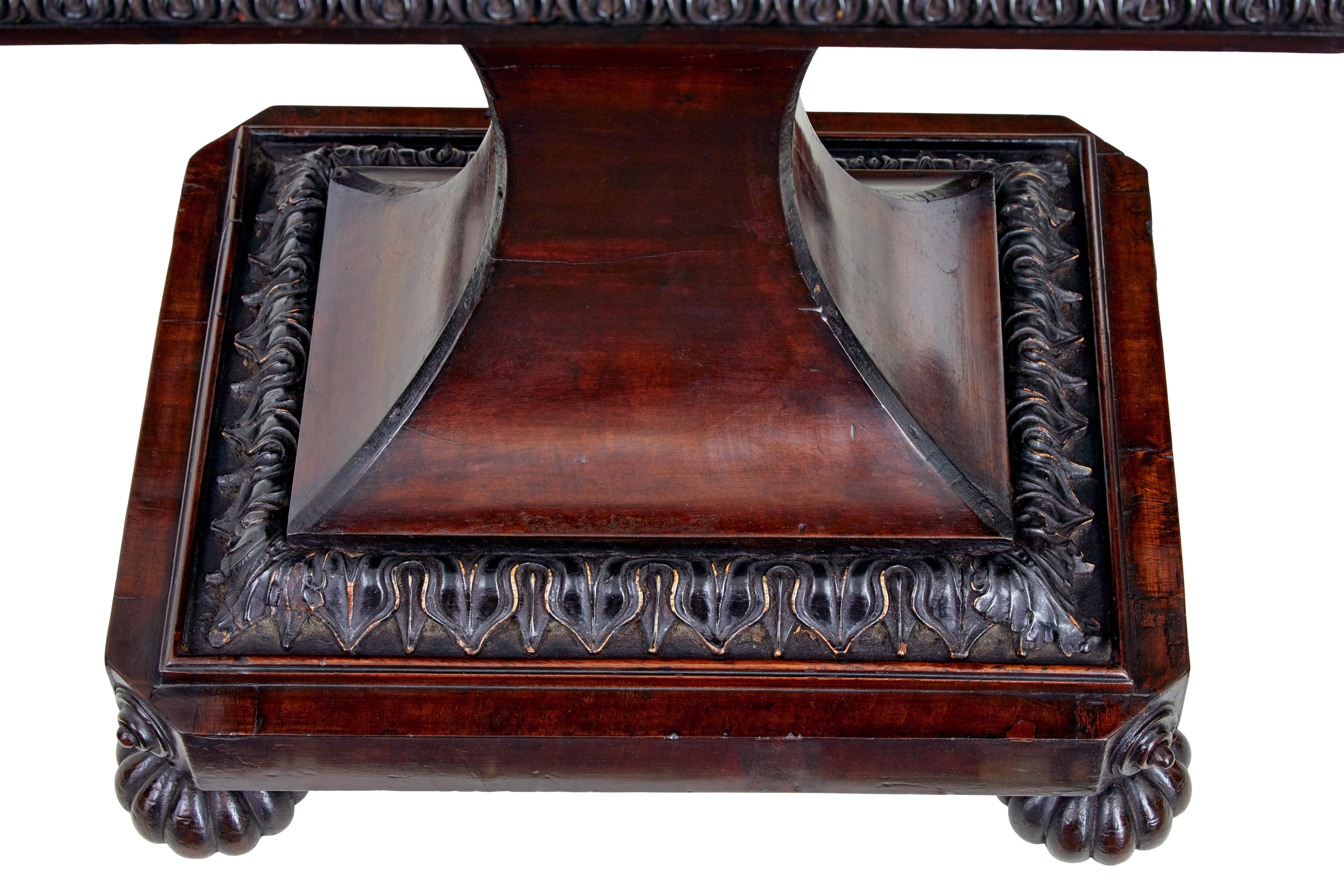 Tetería de caoba tallada del siglo XIX con el sello Gillows en venta 2