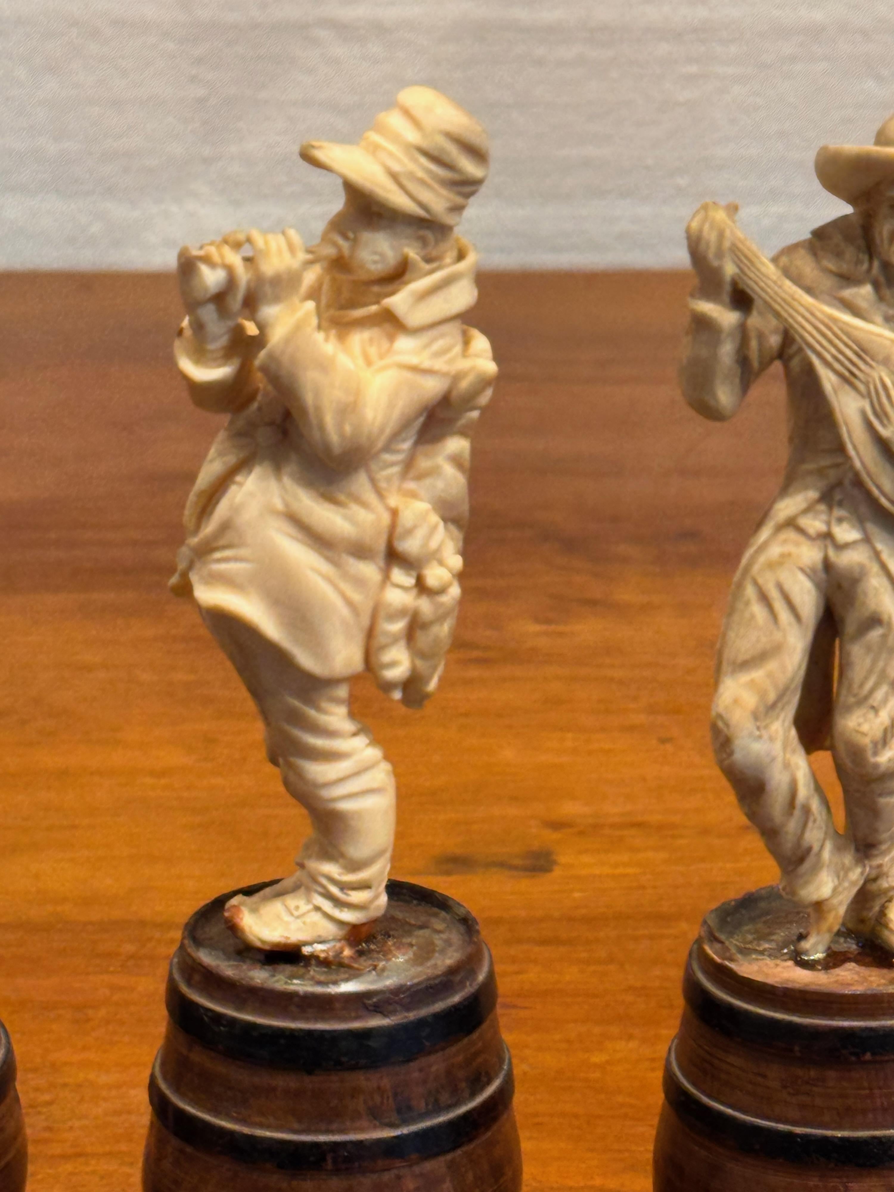 Set di 7 figure musicali intagliate del XIX secolo In condizioni buone in vendita a Charlottesville, VA