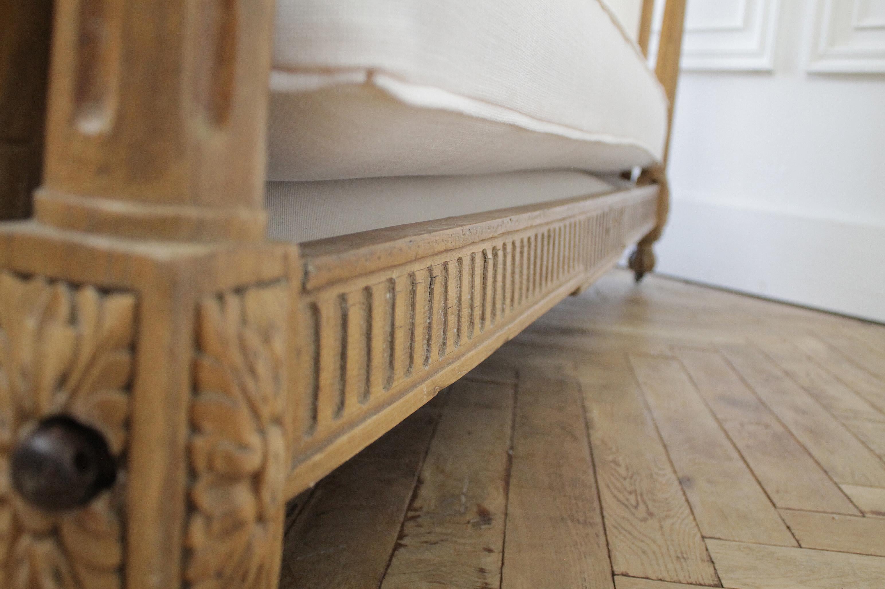 19th Century Carved Natural Walnut Daybed with White Upholstery 7