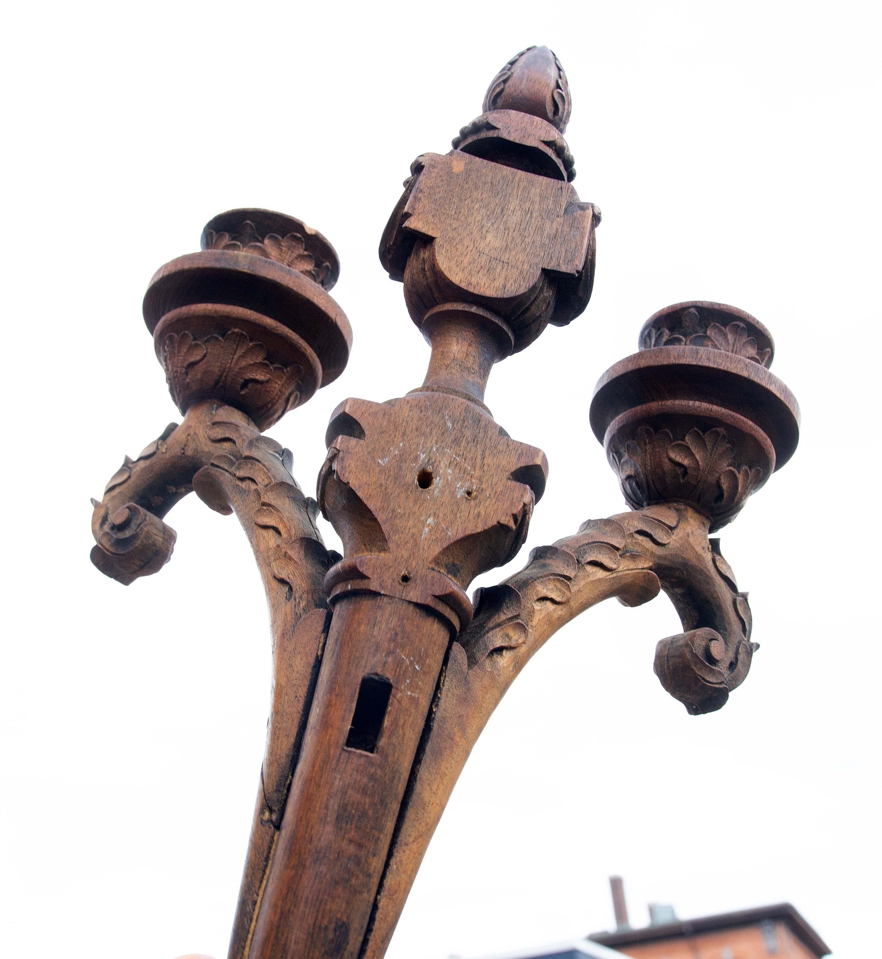 Paire d'appliques néoclassiques en bois sculpté du XIXe siècle, style néoclassique en vente 1