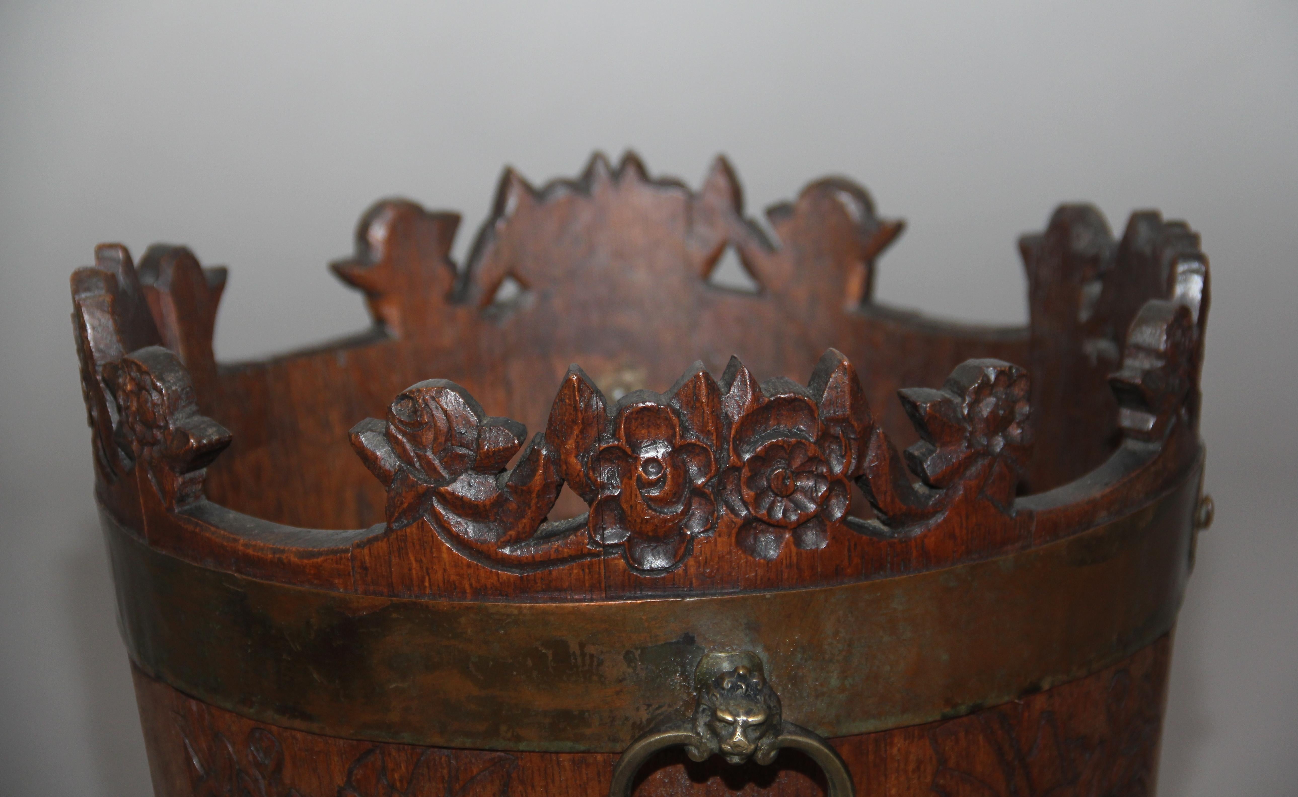 19th Century Carved Oak Bucket and Stand For Sale 3