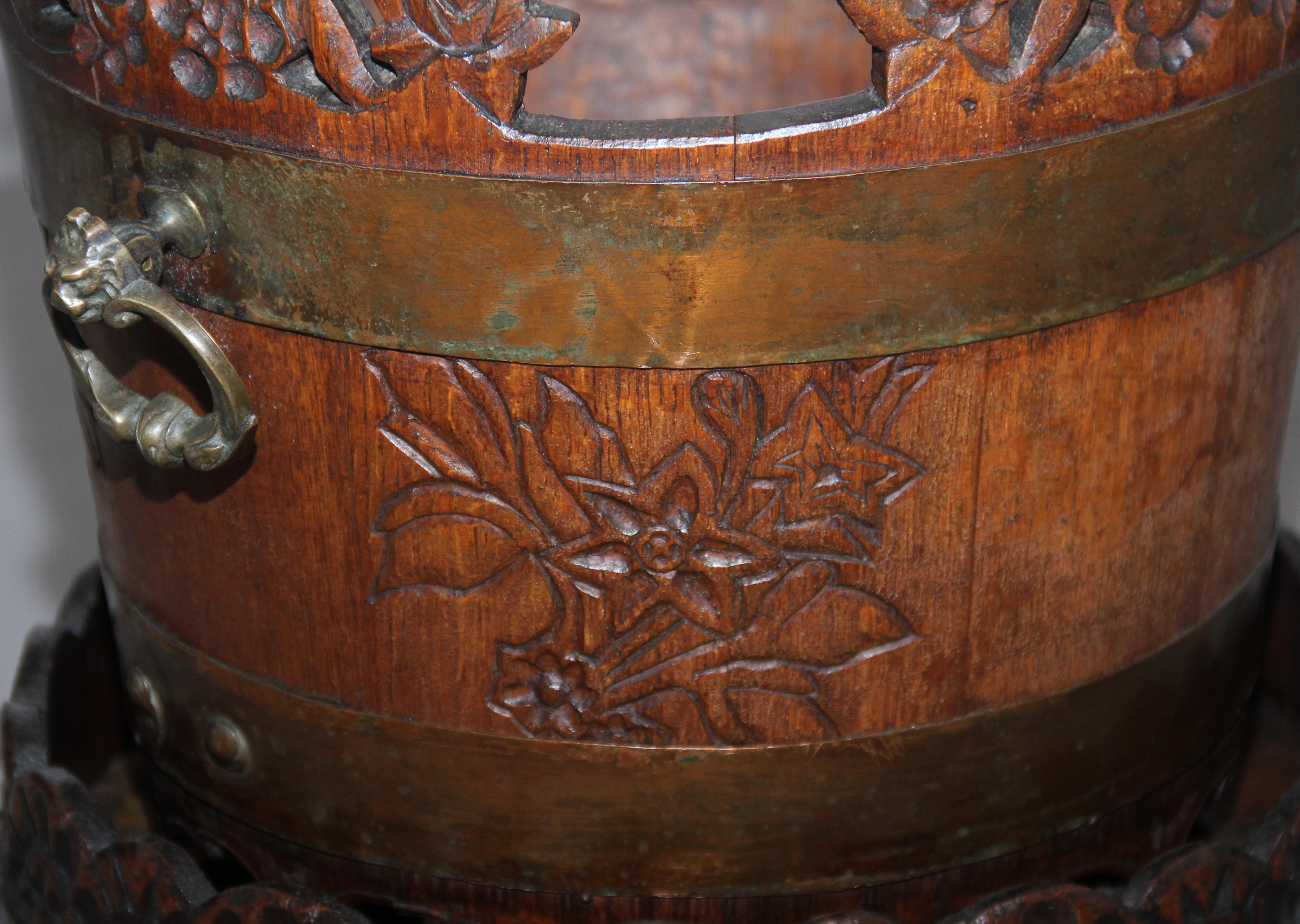 19th Century Carved Oak Bucket and Stand For Sale 4