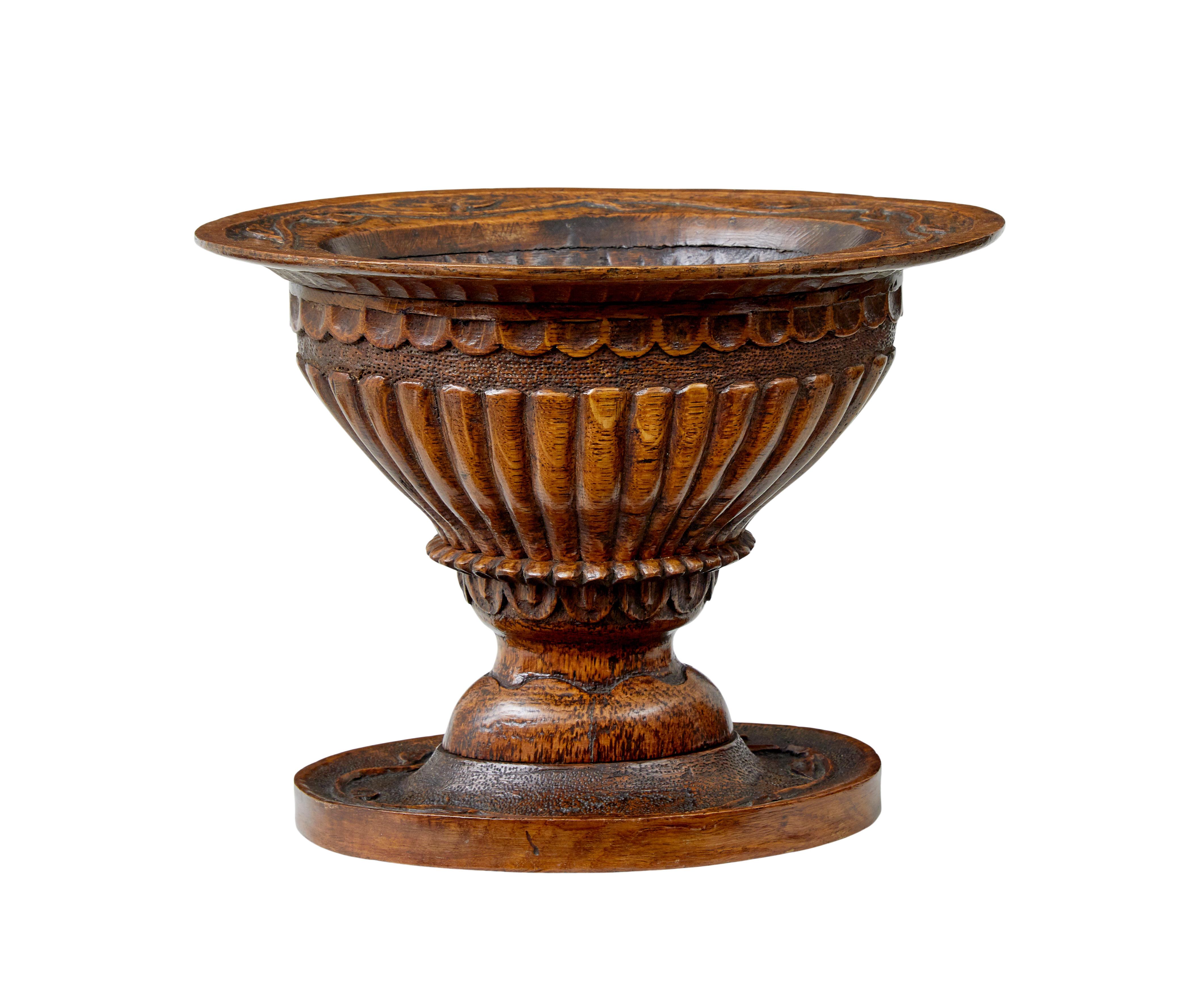 Renaissance Revival 19th century carved oak liege bowl For Sale
