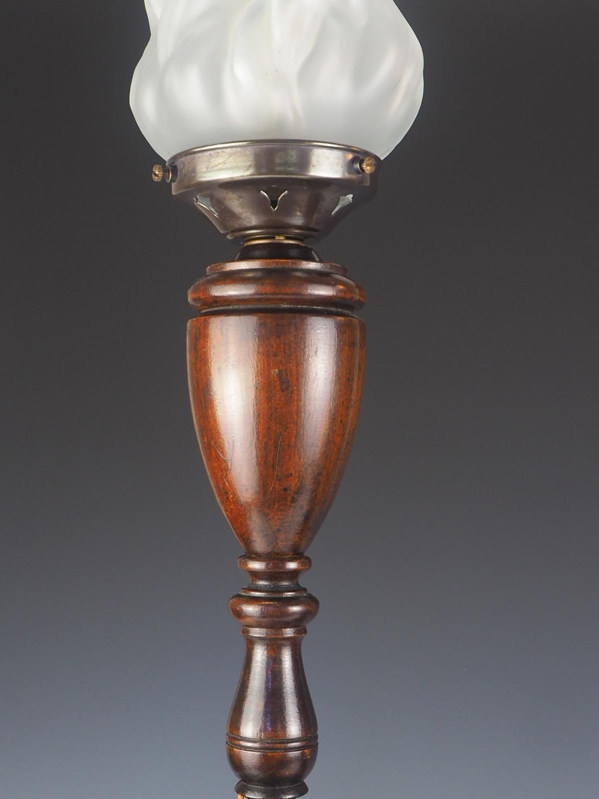 Lampes de table lion en chêne sculpté du XIXe siècle en vente 11