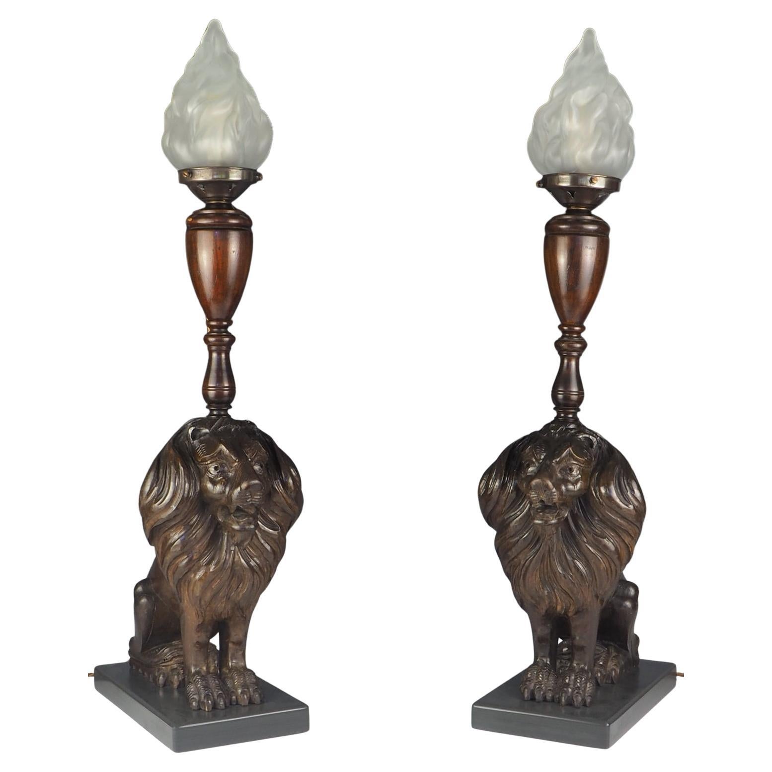 Geschnitzte Löwen-Tischlampen aus Eiche, 19. Jahrhundert