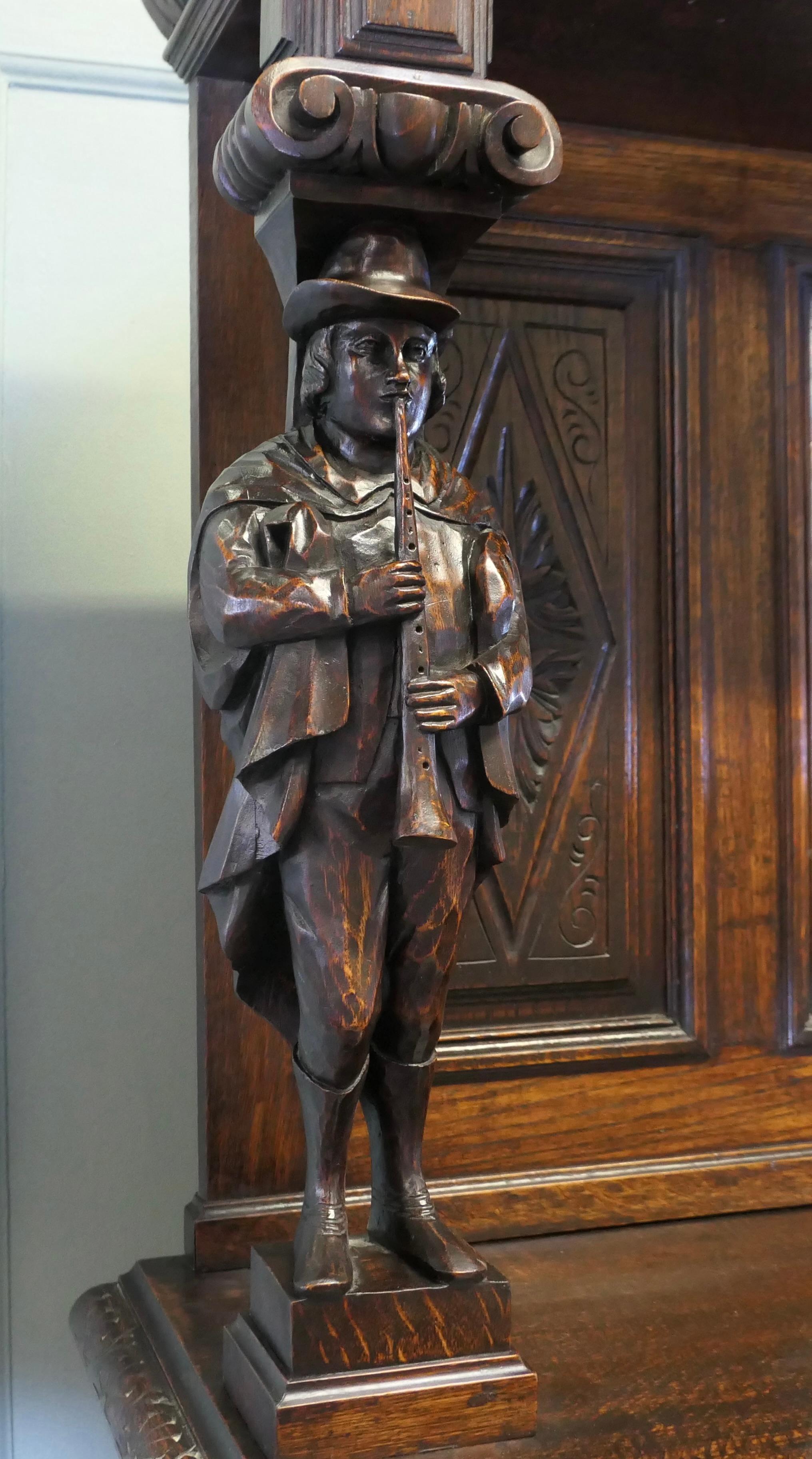 Comò con schienale a specchio in Oak intagliato del XIX secolo con intagli di Greene & Greene In condizioni buone in vendita a Godshill, Isle of Wight